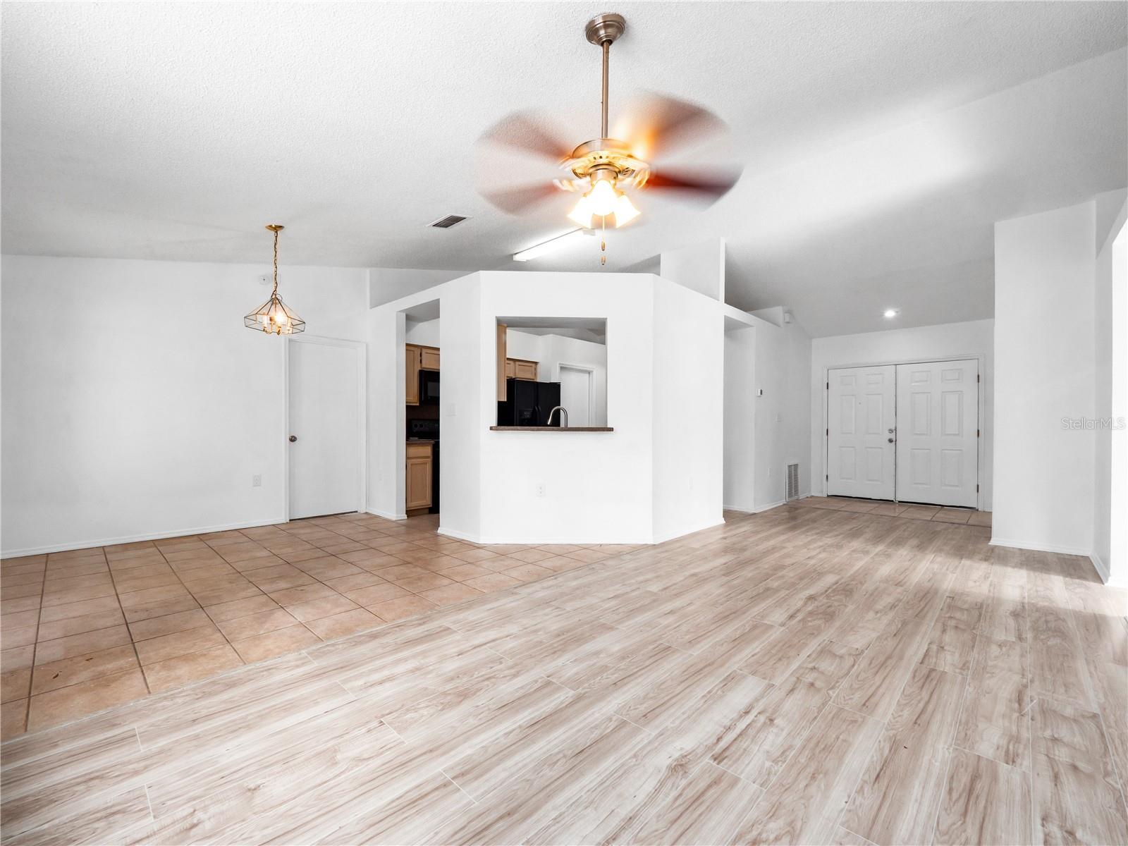 Image 6 of 22 For 6042 Brookhill Circle