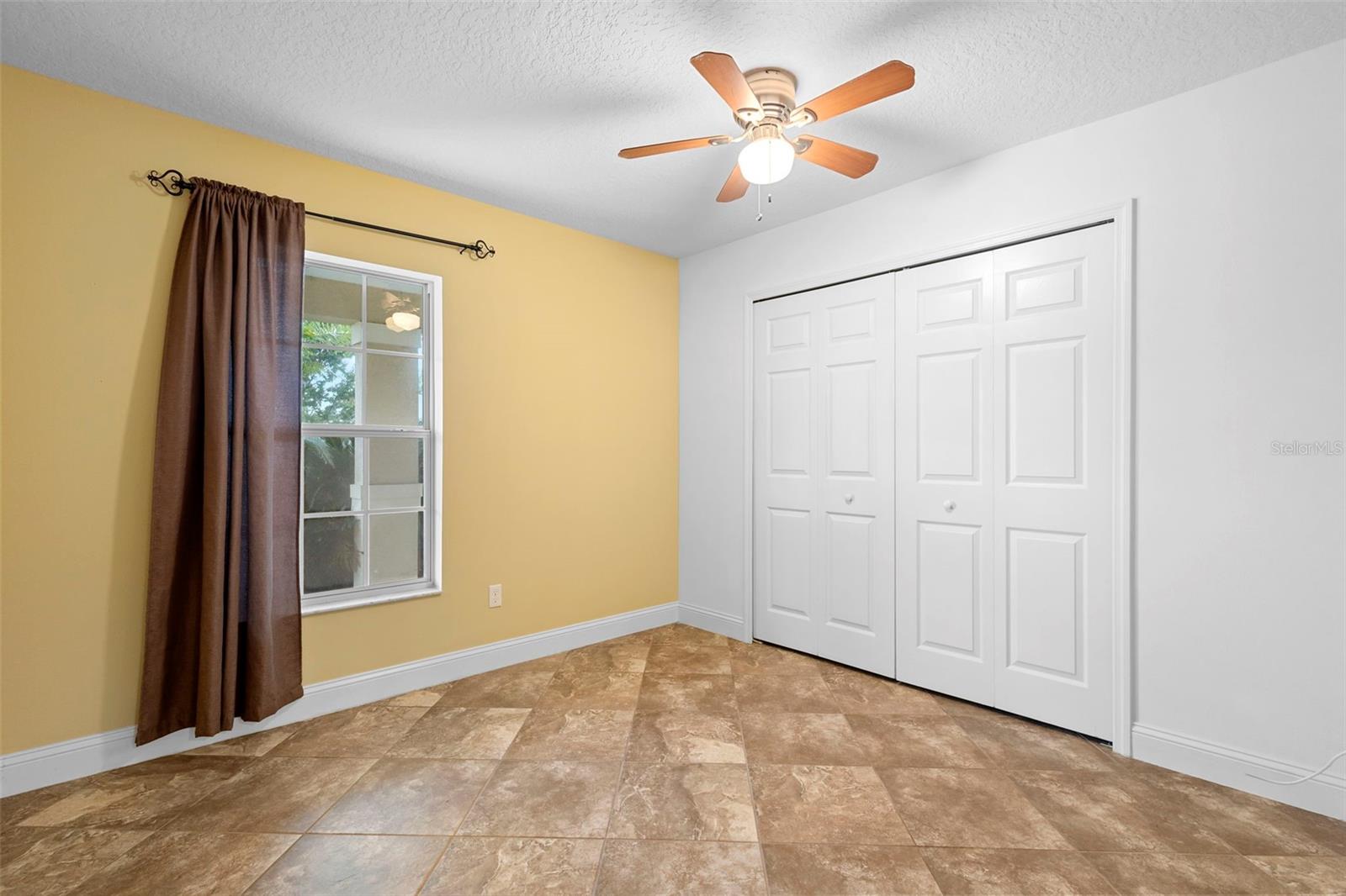 Image 33 of 40 For 305 Grande Lake Drive