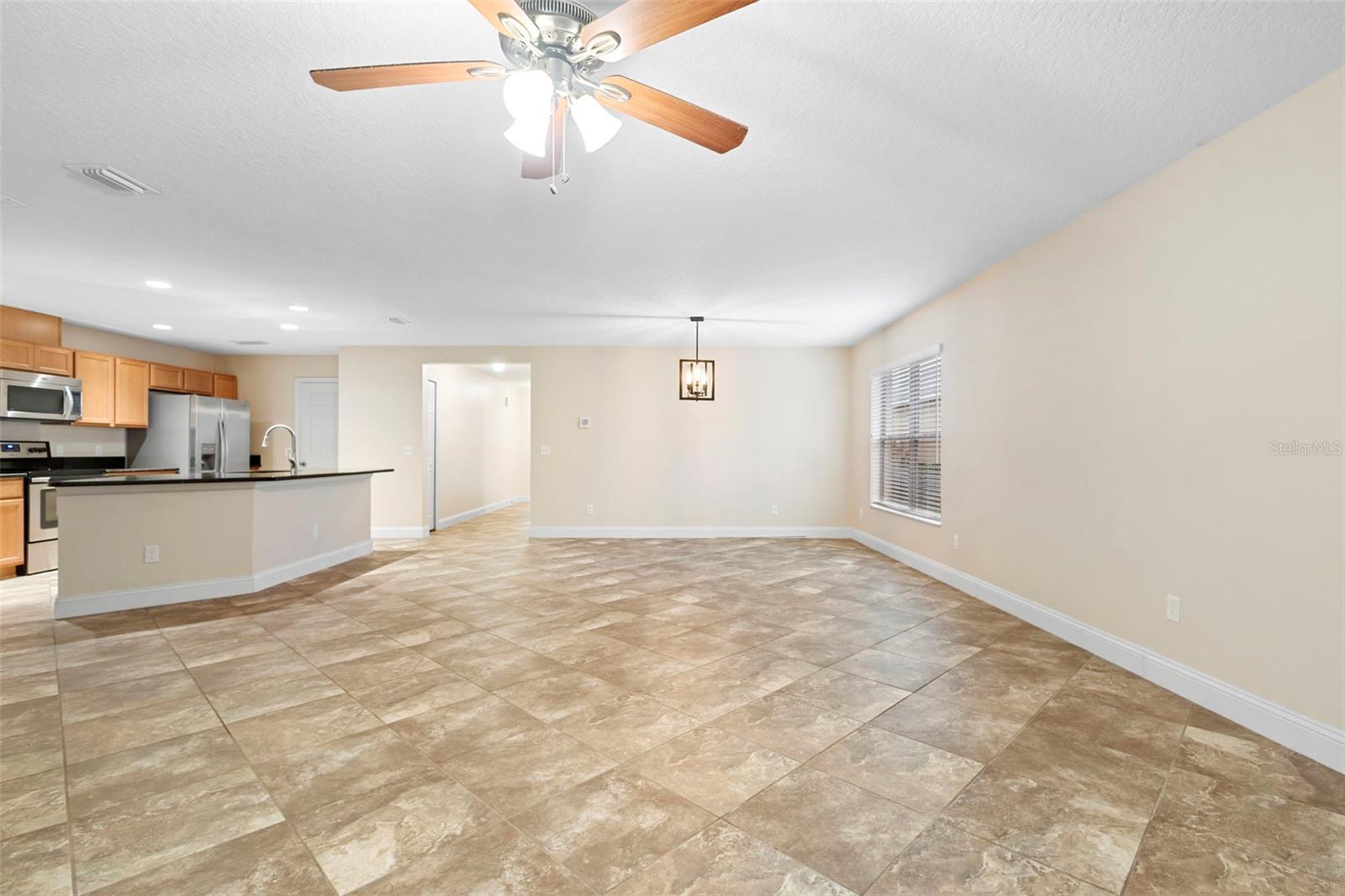 Image 7 of 40 For 305 Grande Lake Drive