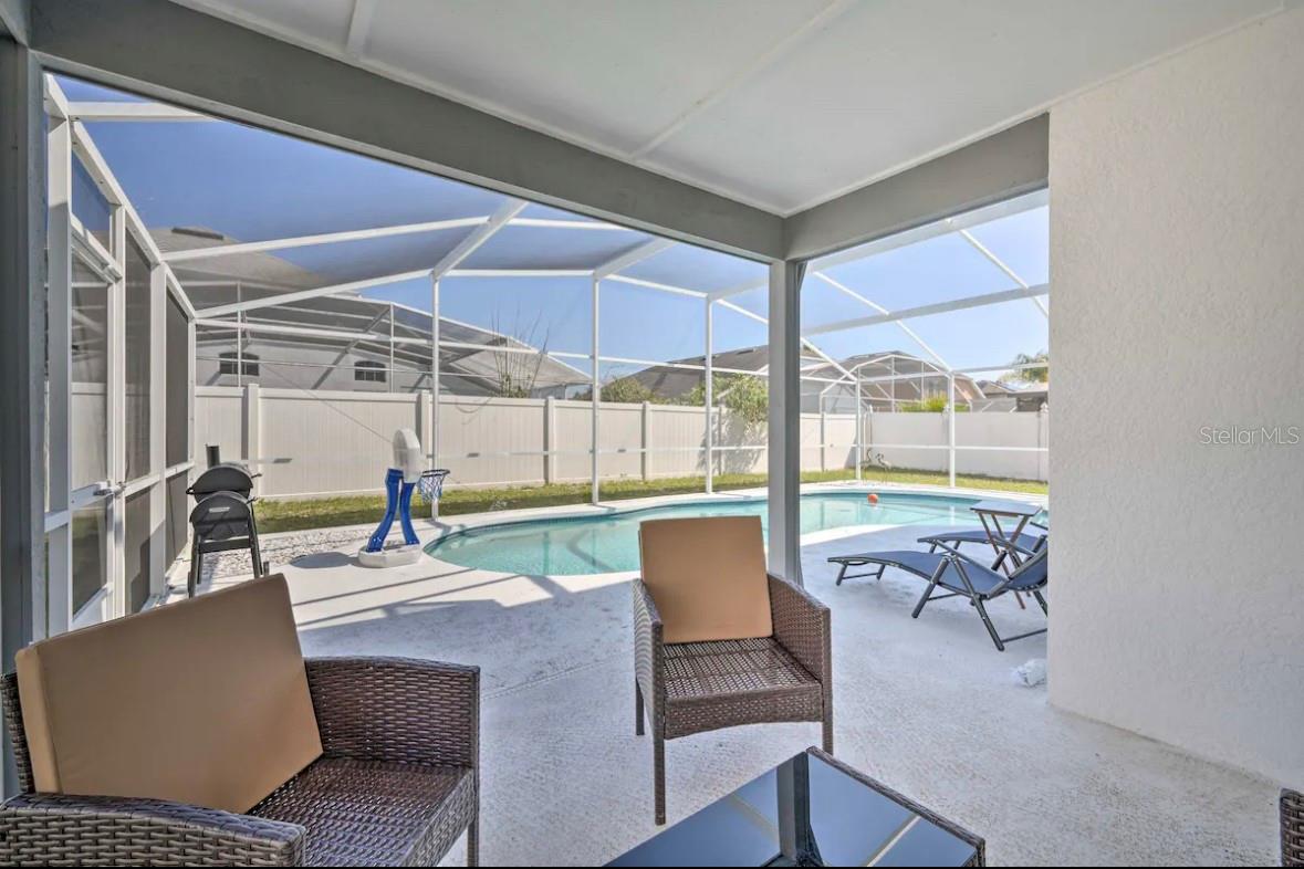 Image 19 of 24 For 8613 Primrose Drive