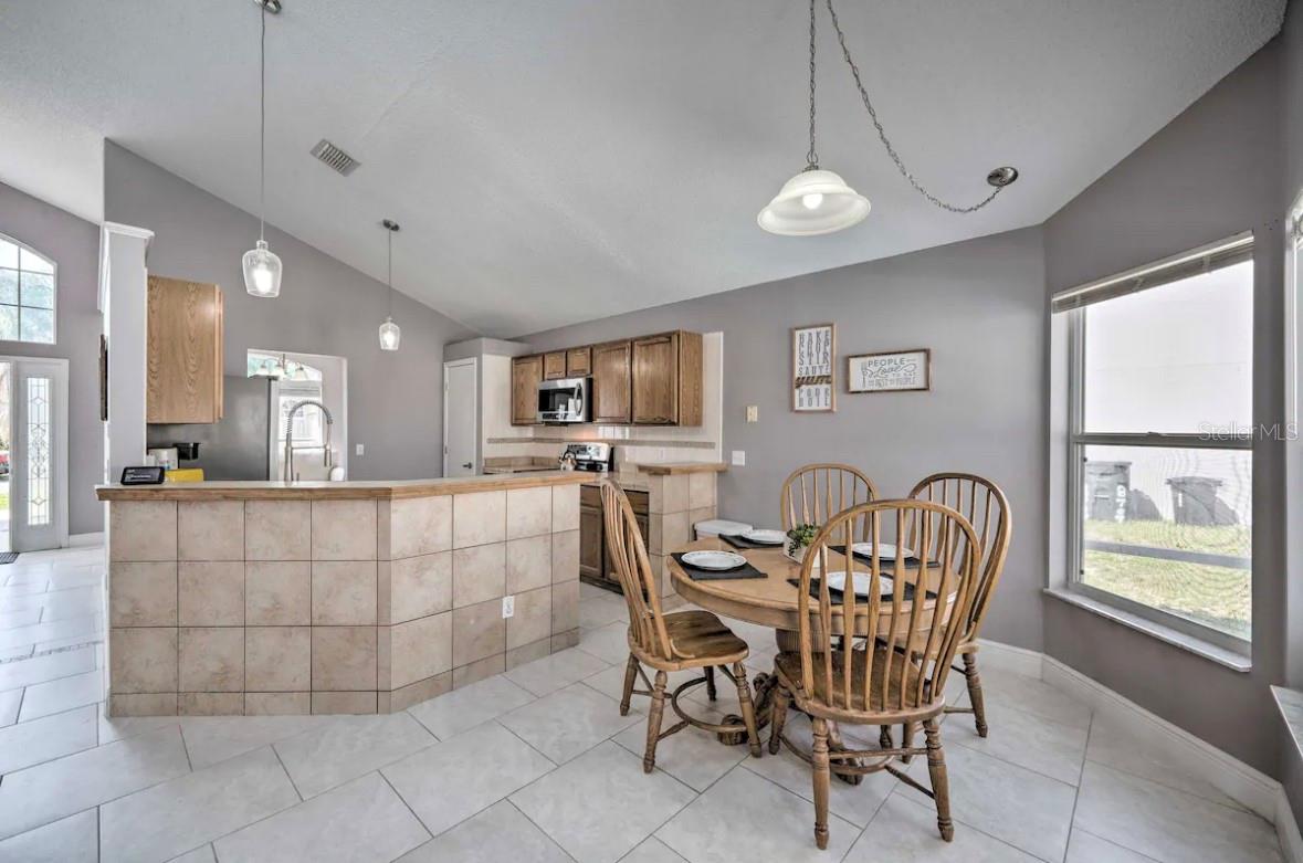 Image 8 of 24 For 8613 Primrose Drive
