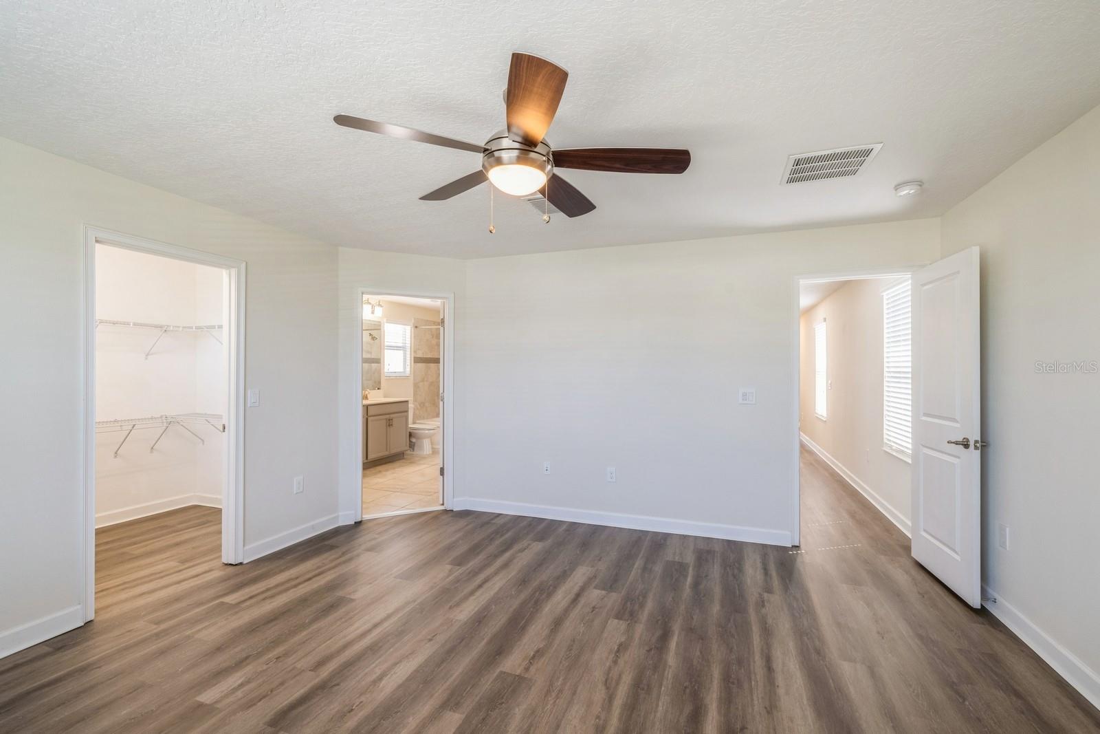 Image 13 of 33 For 11941 Sonnet Avenue