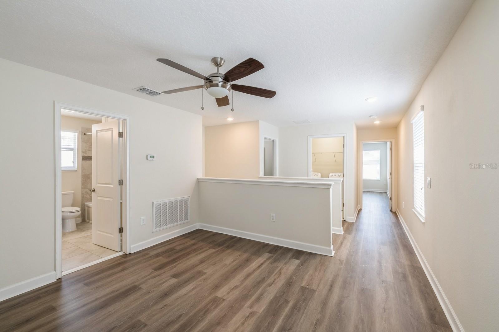 Image 15 of 33 For 11941 Sonnet Avenue