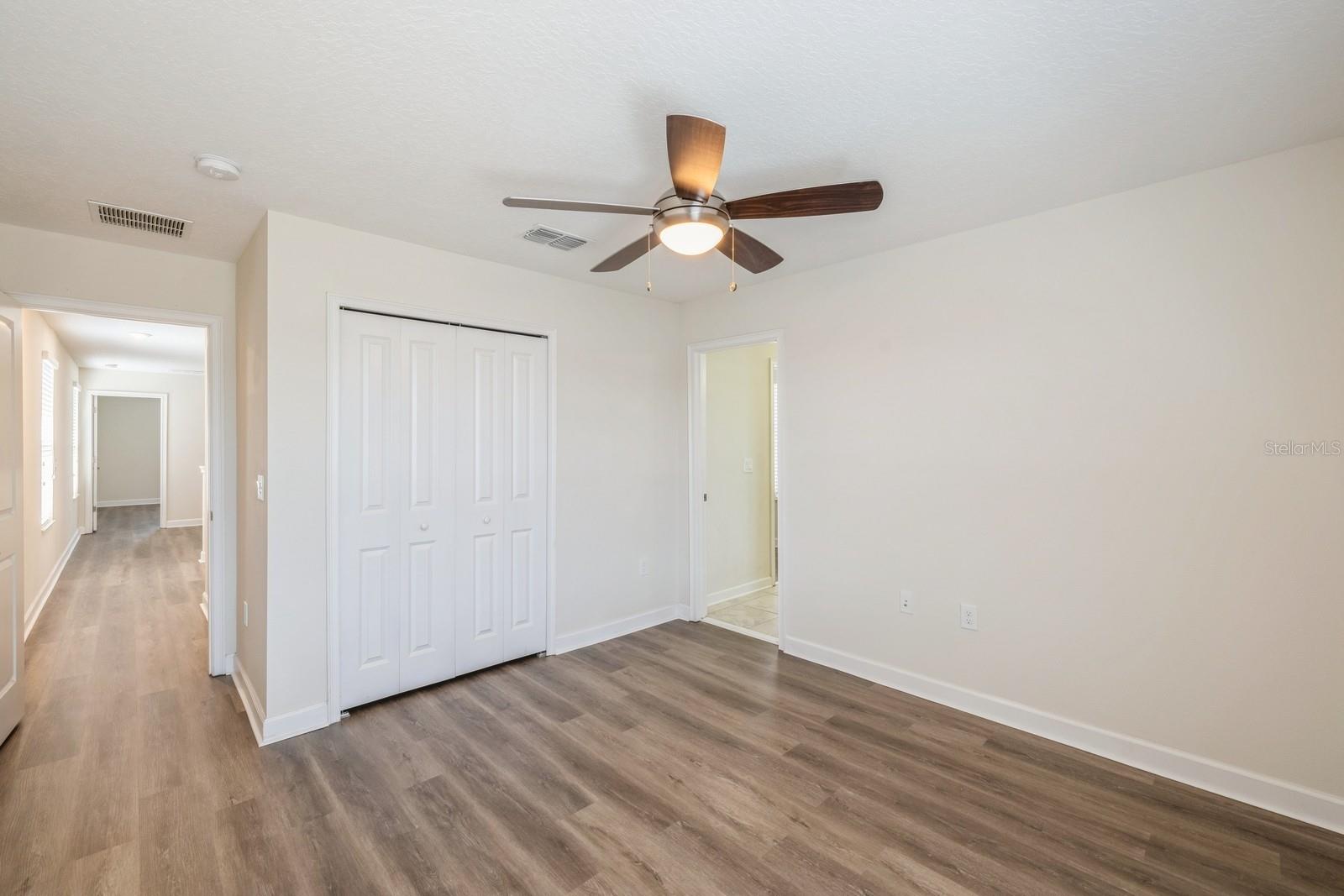 Image 18 of 33 For 11941 Sonnet Avenue