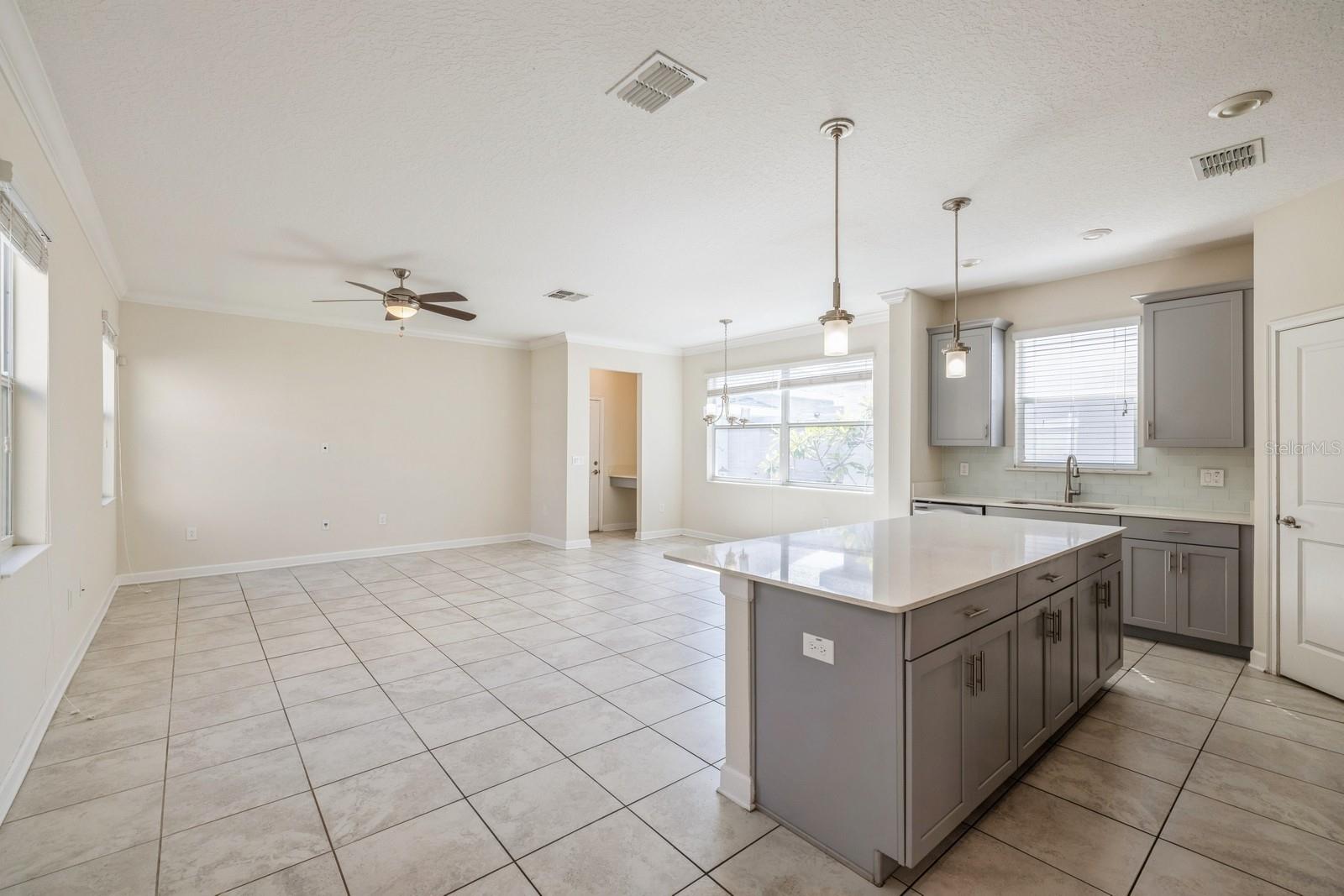 Image 3 of 33 For 11941 Sonnet Avenue
