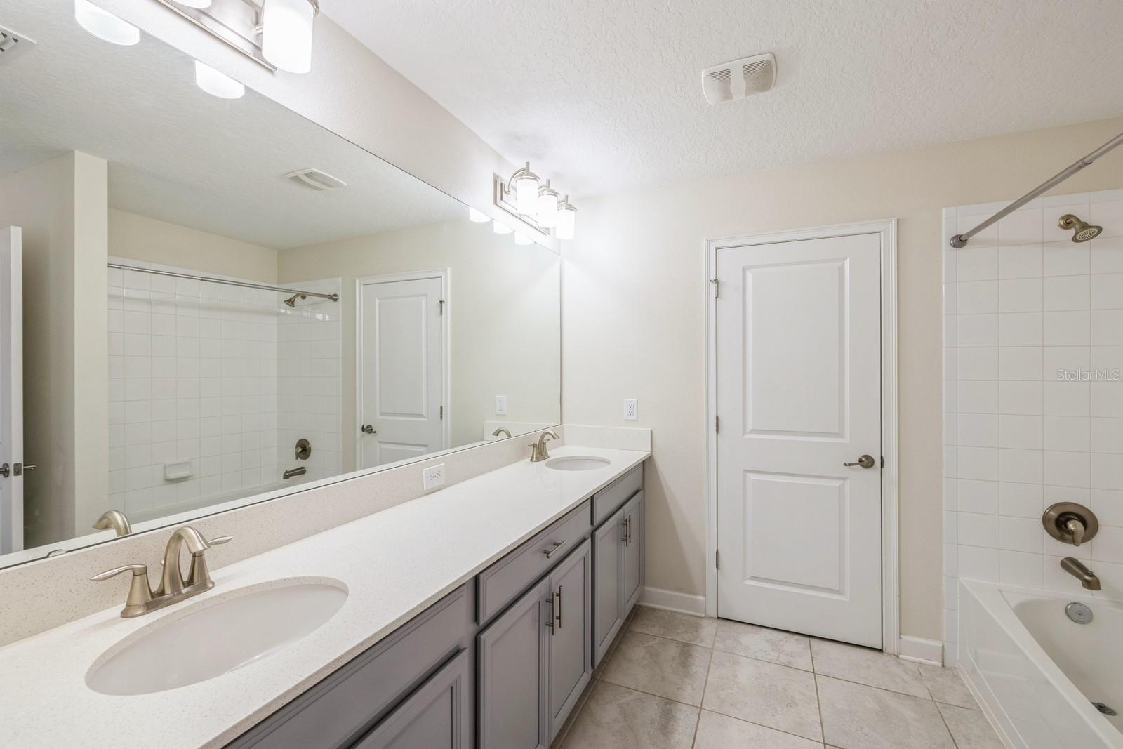 Image 4 of 33 For 11941 Sonnet Avenue