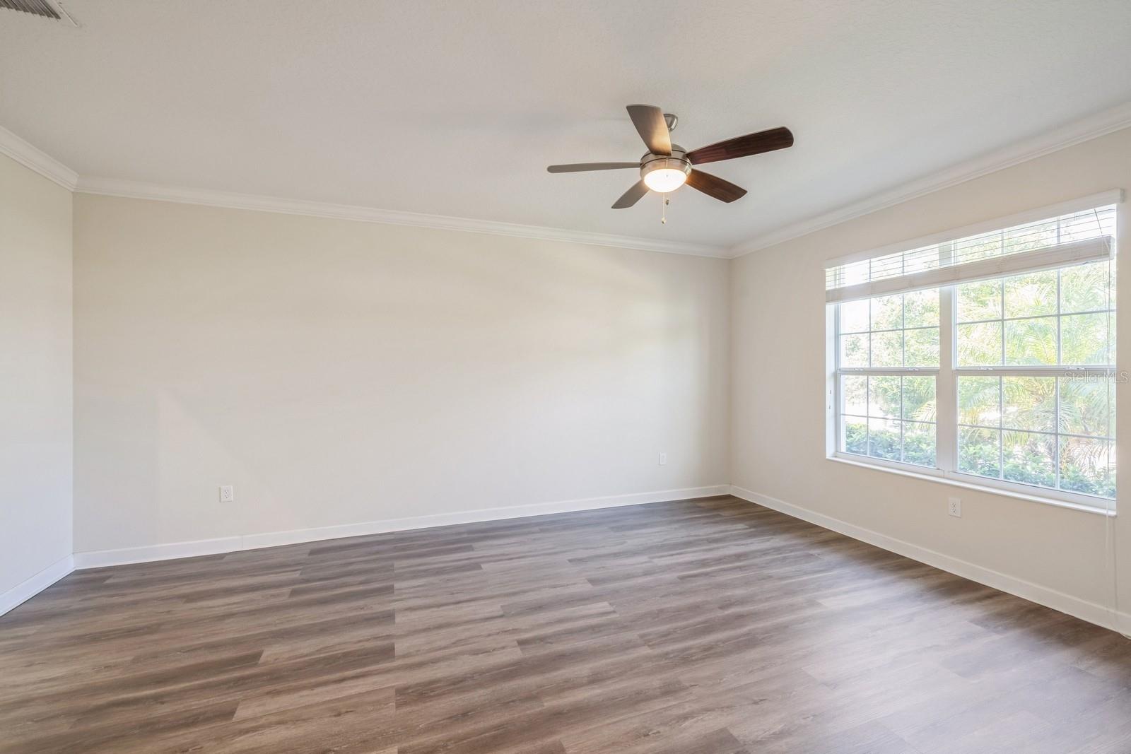 Image 7 of 33 For 11941 Sonnet Avenue