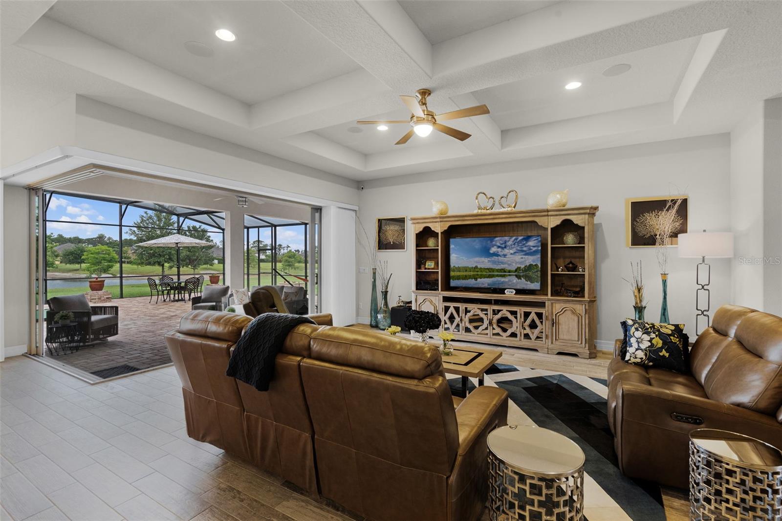 Image 17 of 100 For 2260 Grayling Street