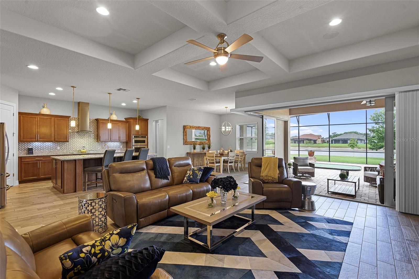 Image 18 of 100 For 2260 Grayling Street