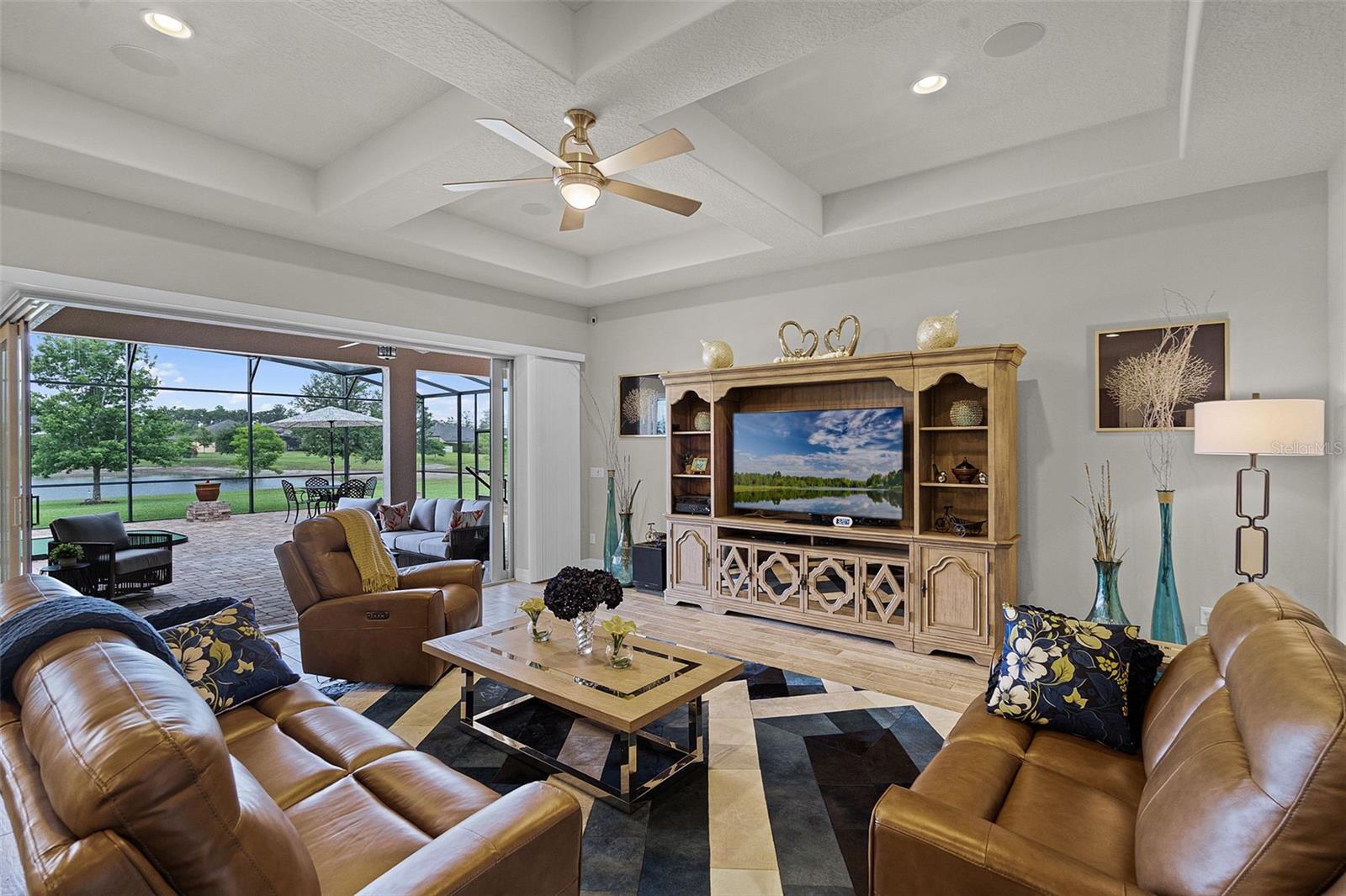Image 19 of 100 For 2260 Grayling Street