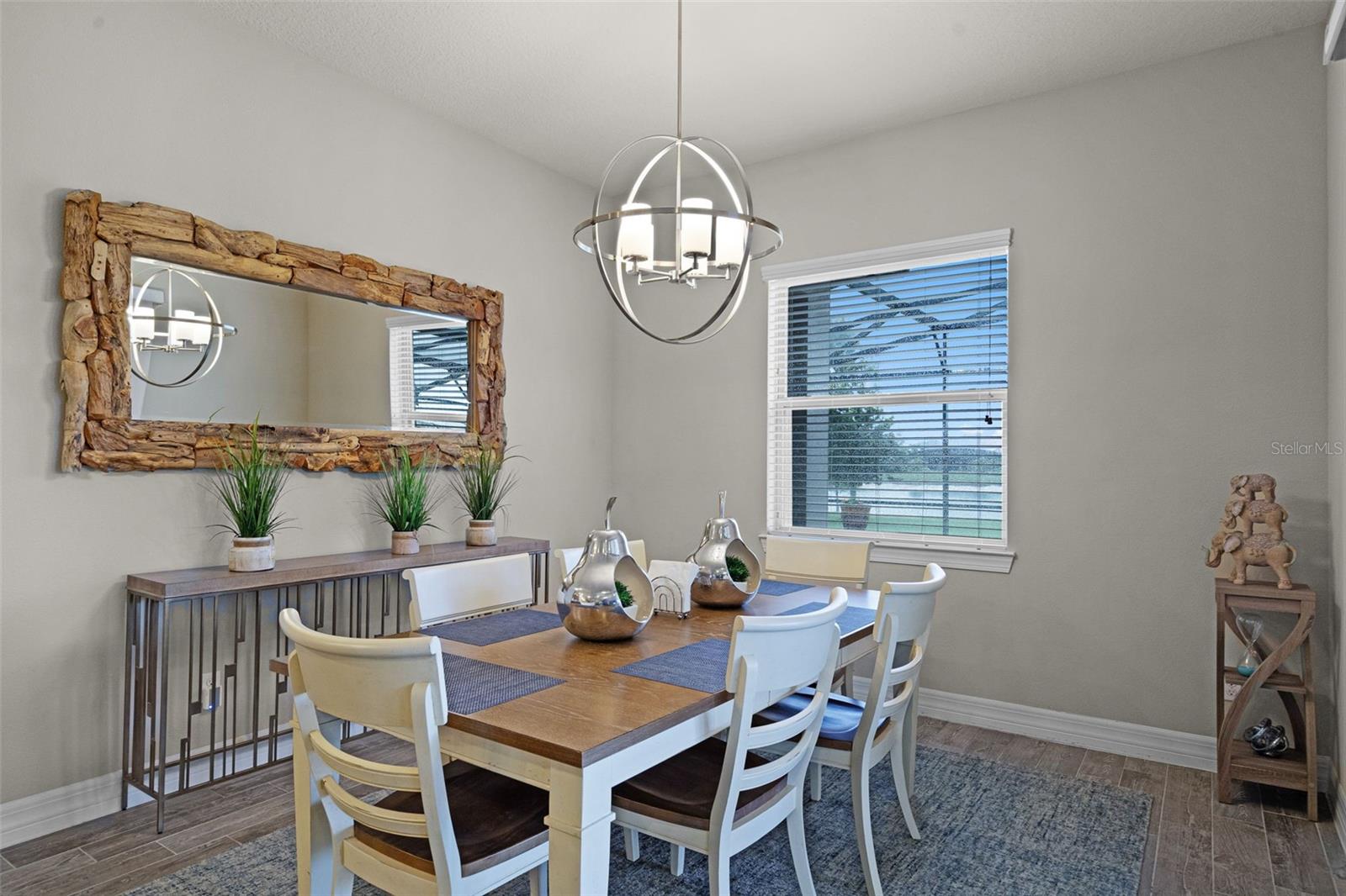 Image 26 of 100 For 2260 Grayling Street