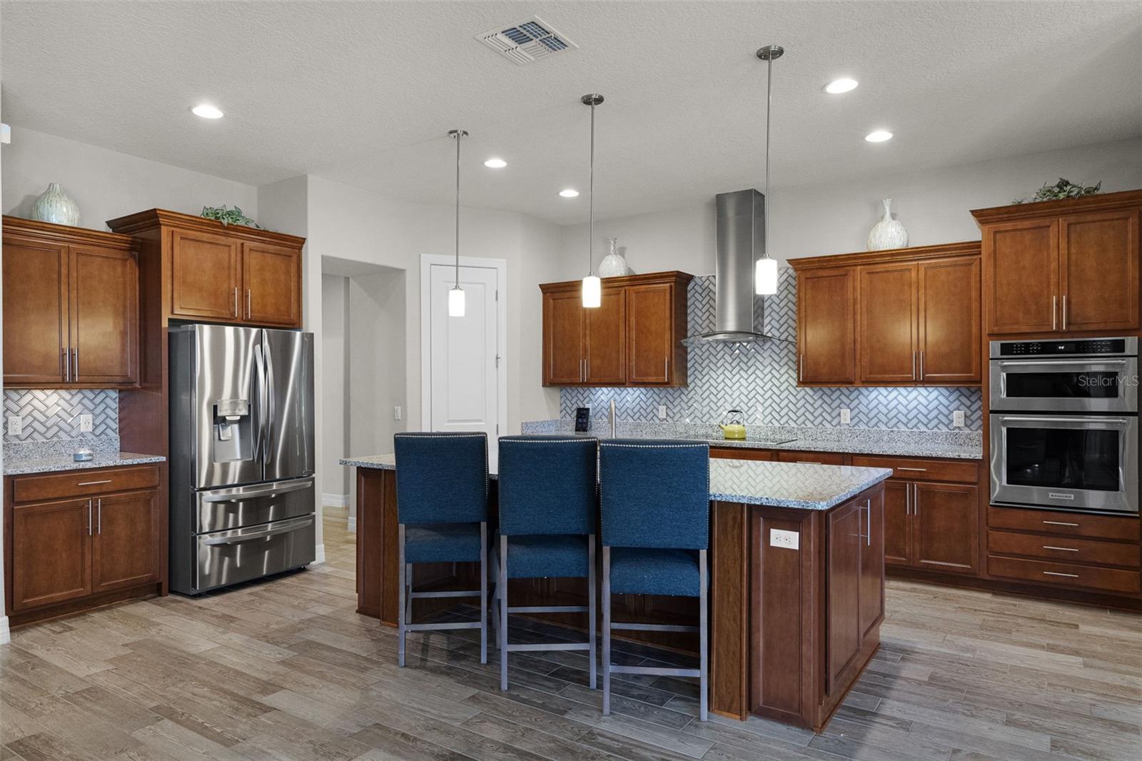 Image 33 of 100 For 2260 Grayling Street