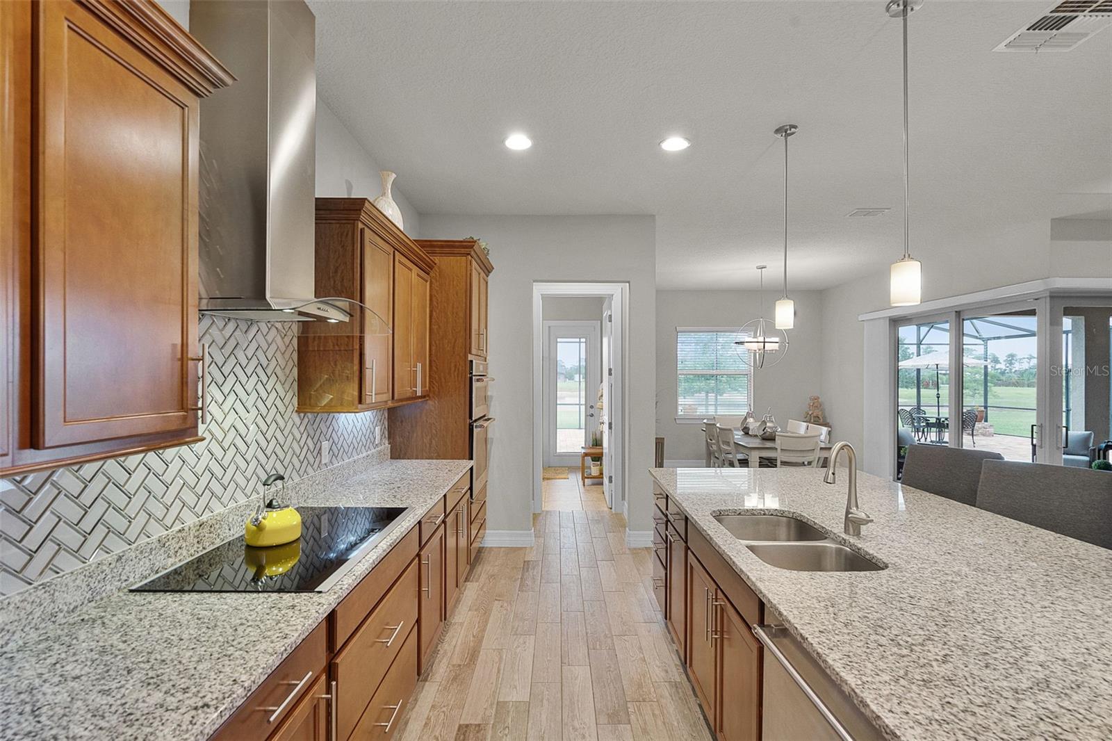 Image 35 of 100 For 2260 Grayling Street