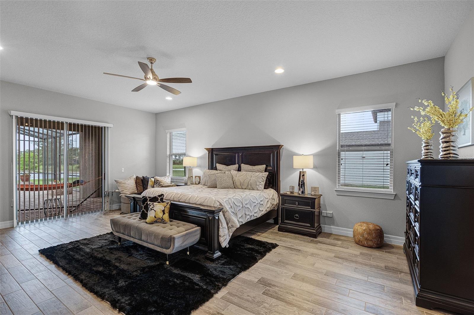 Image 39 of 100 For 2260 Grayling Street