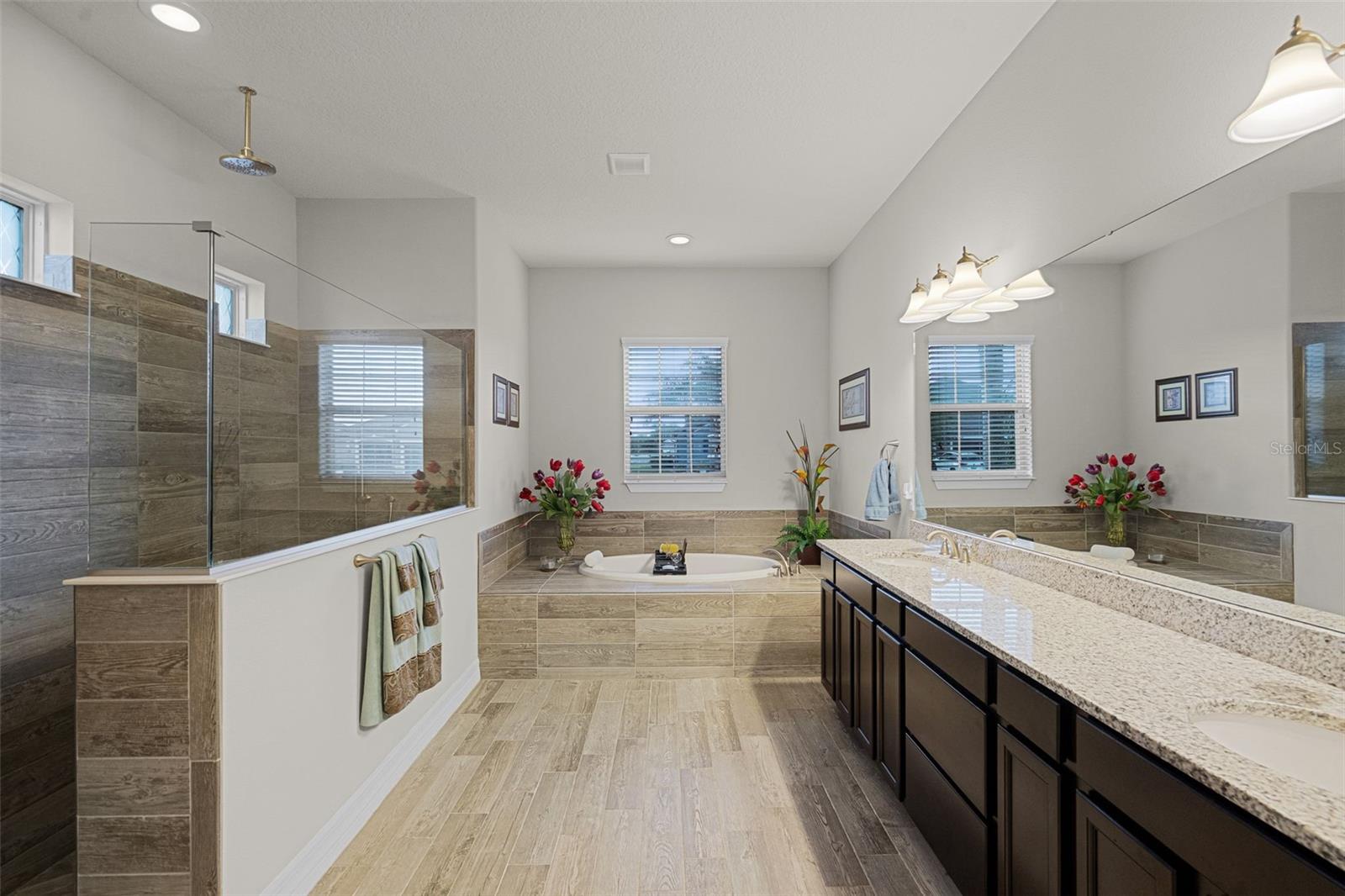 Image 47 of 100 For 2260 Grayling Street