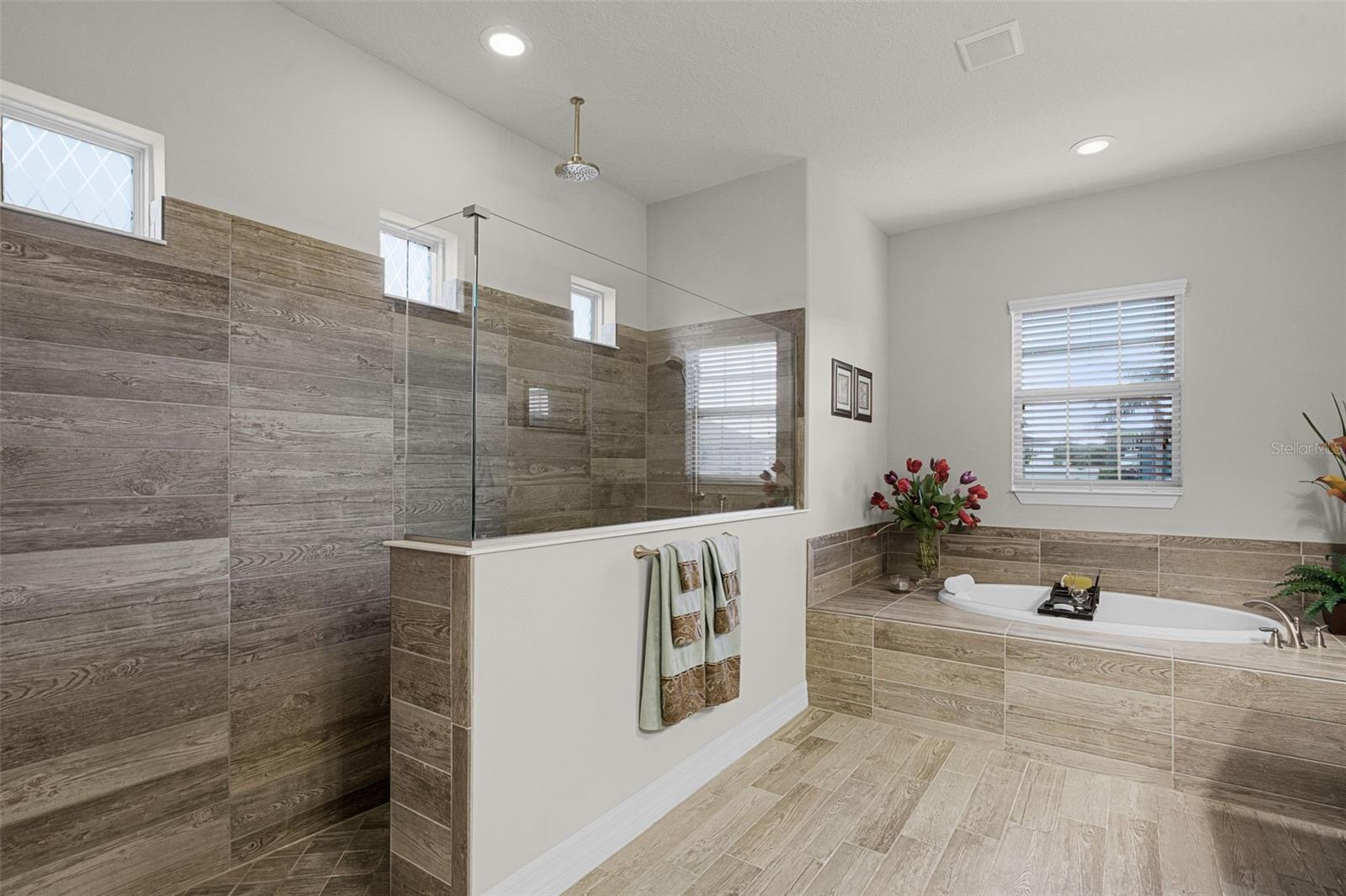 Image 49 of 100 For 2260 Grayling Street