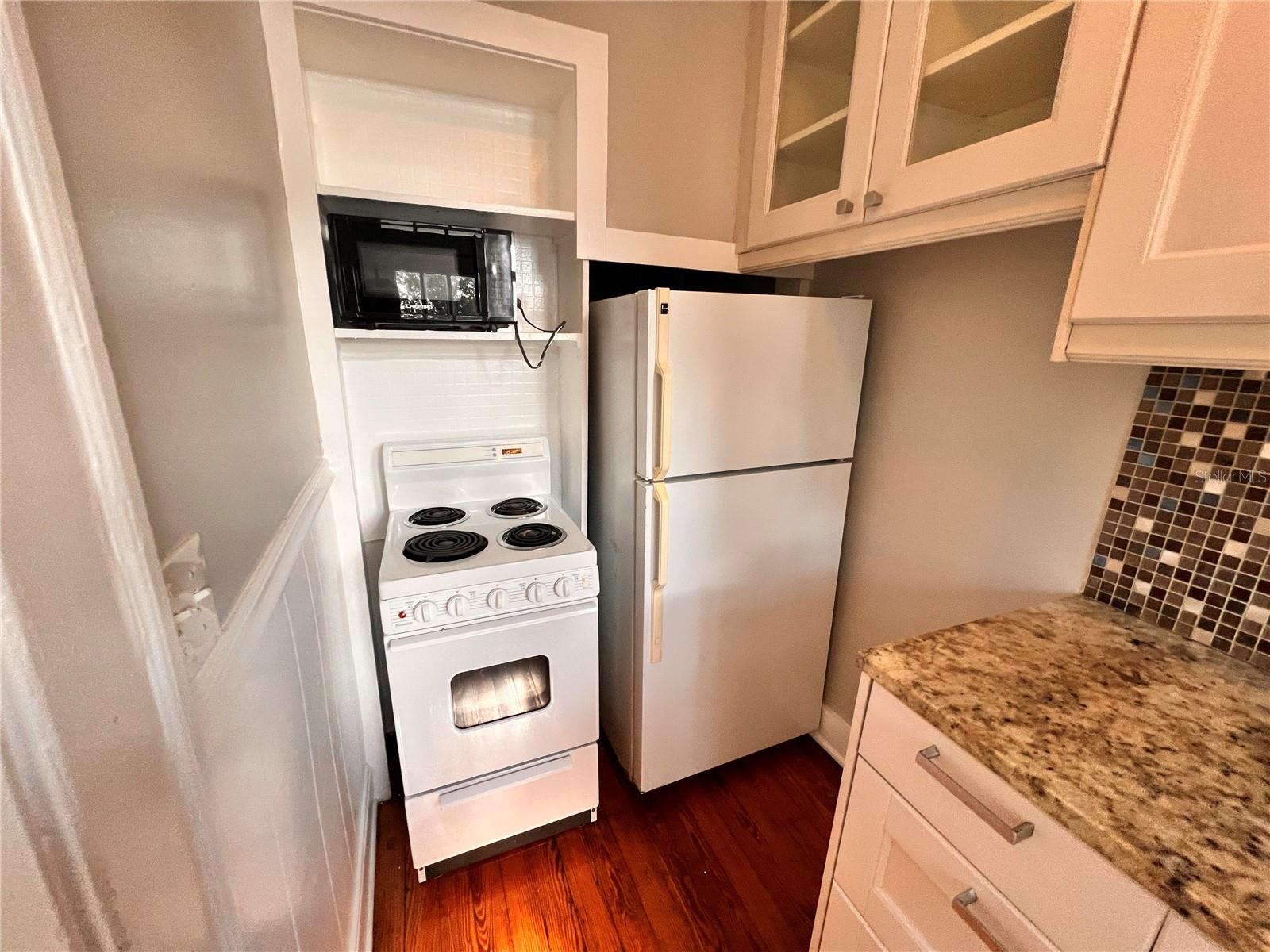 Image 10 of 13 For 617 Hyer Avenue 4