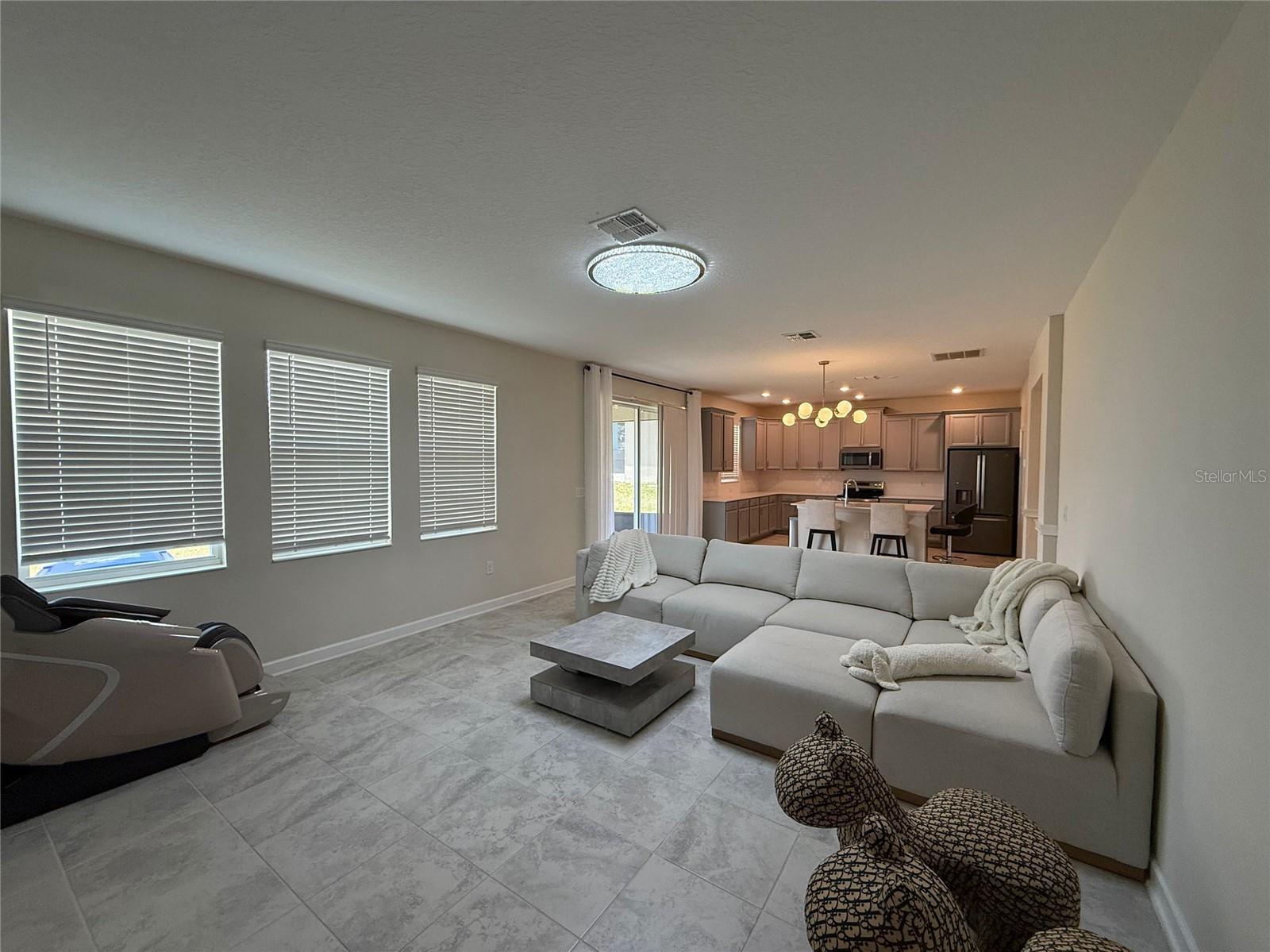 Image 19 of 39 For 18219 Oliver Twist Way