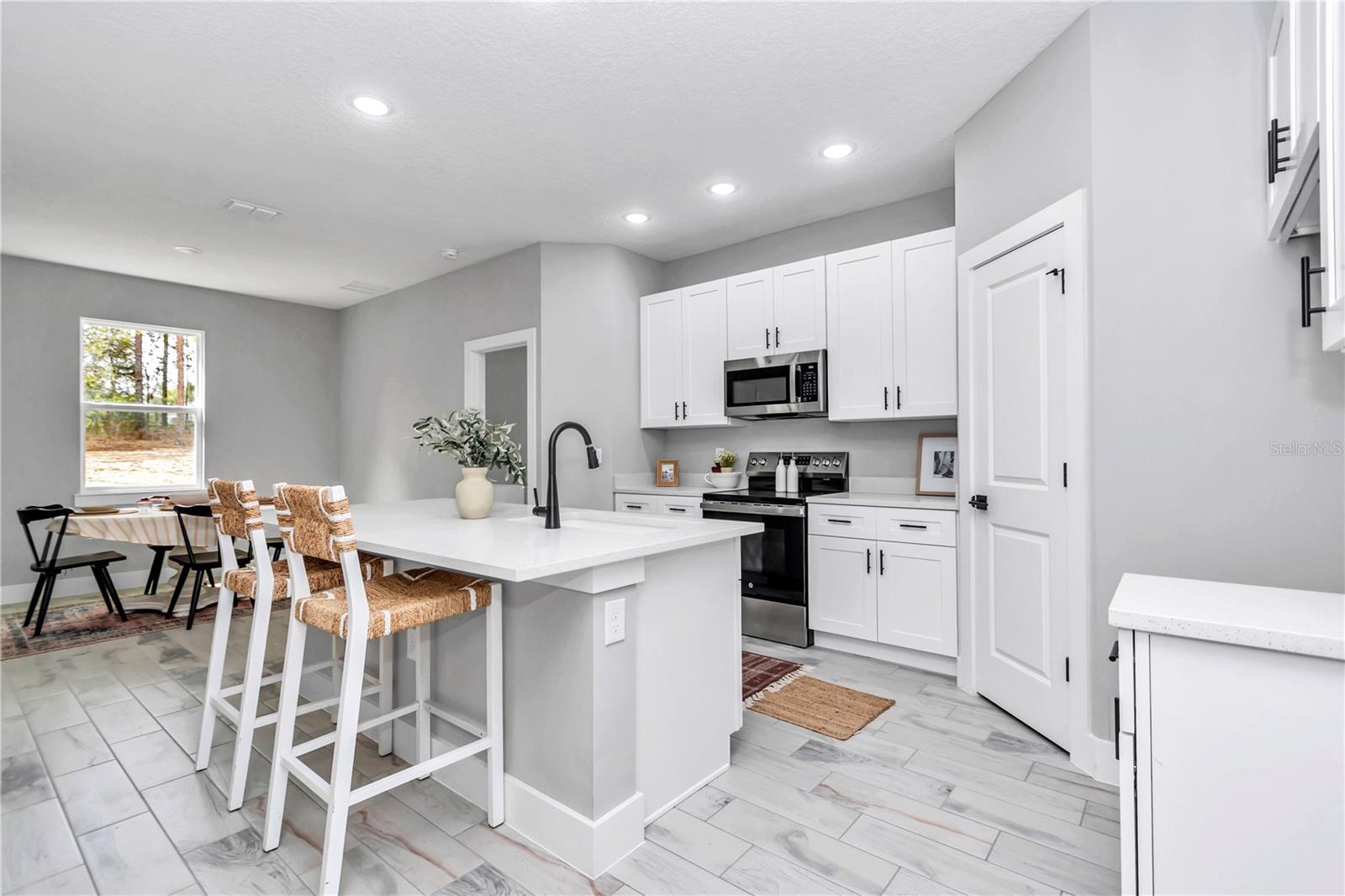 Image 4 of 50 For 8202 123rd Terrace