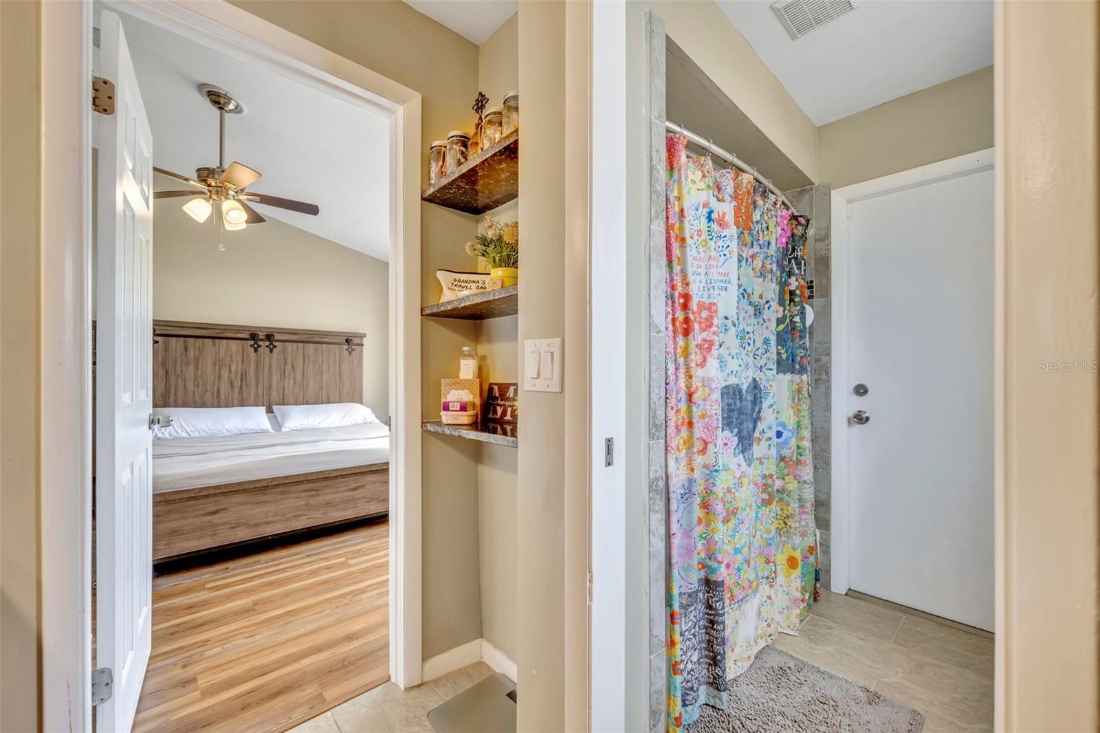 Image 21 of 32 For 150 Tarpon Circle