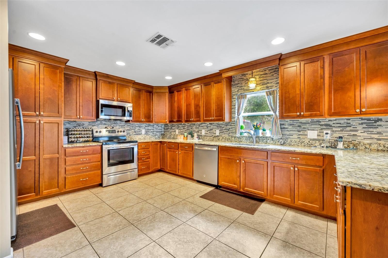 Image 5 of 32 For 150 Tarpon Circle