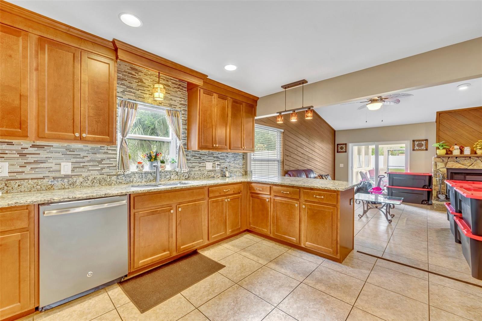 Image 7 of 32 For 150 Tarpon Circle
