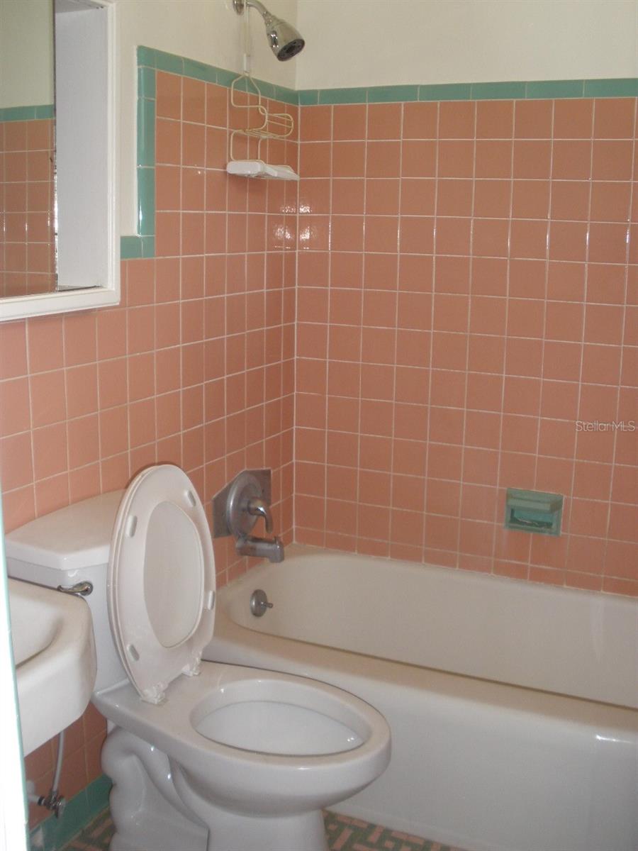 Image 10 of 20 For 7235 Lake Drive