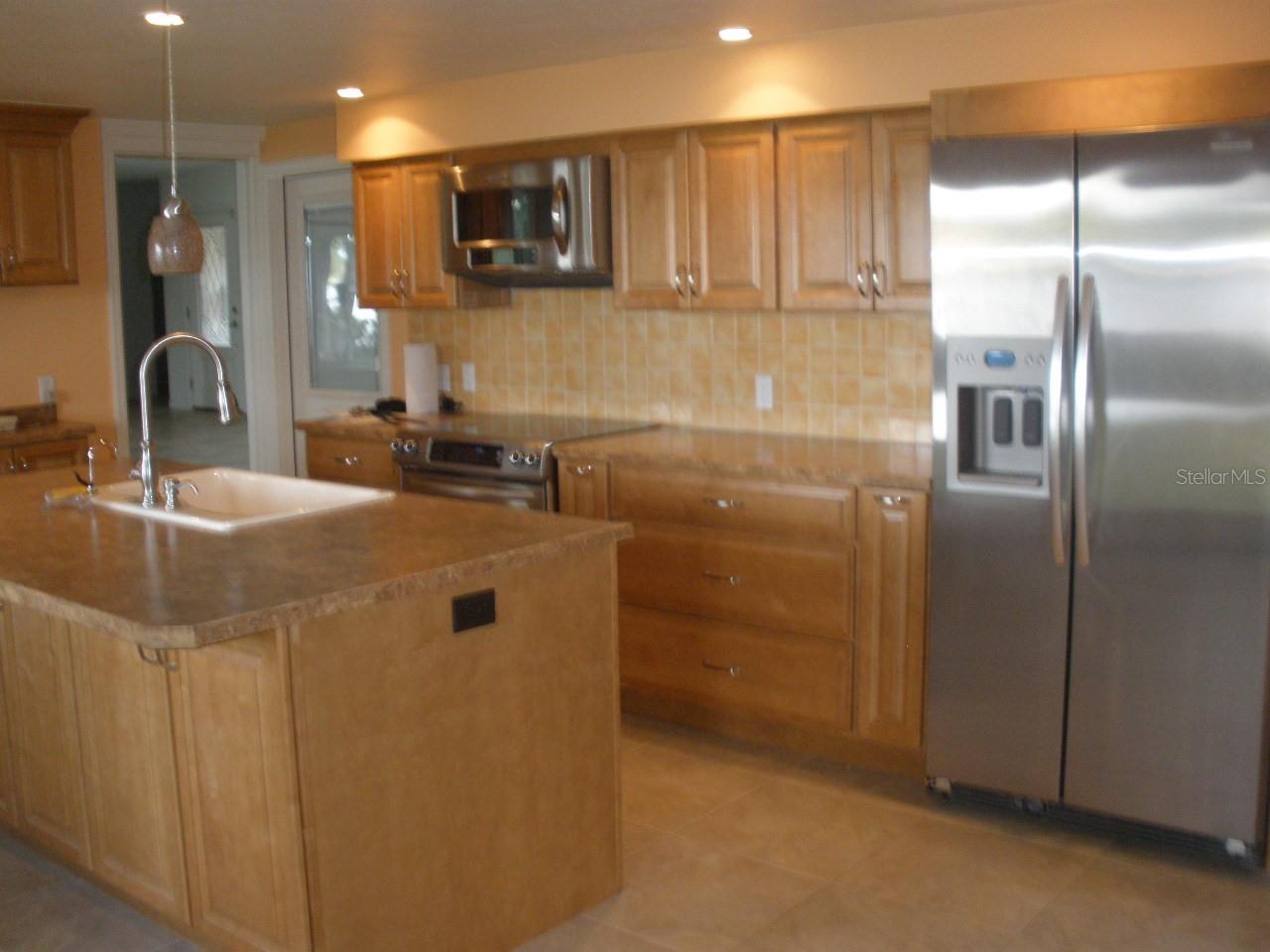Image 4 of 20 For 7235 Lake Drive