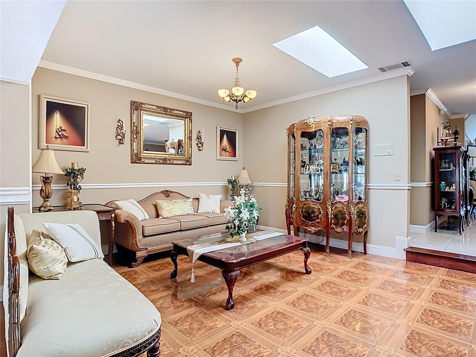 Image 10 of 97 For 5852 Medinah Way