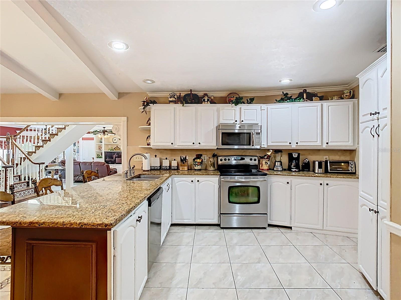 Image 20 of 97 For 5852 Medinah Way