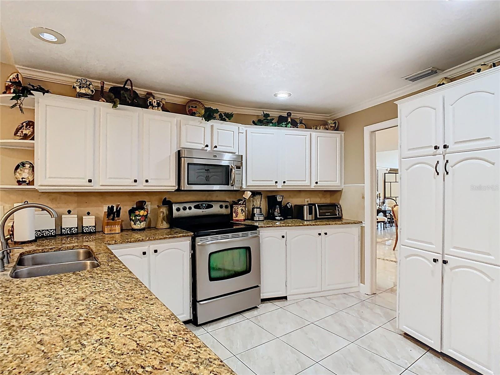 Image 21 of 97 For 5852 Medinah Way