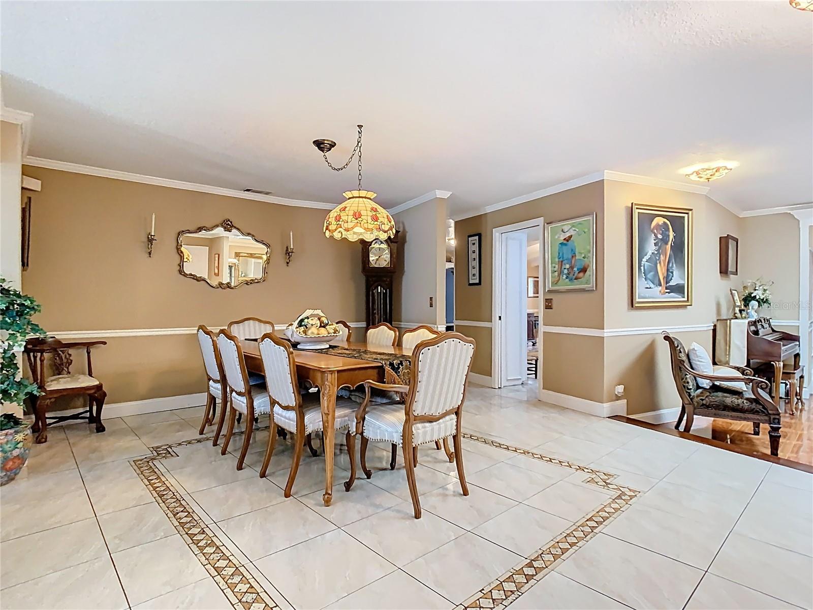 Image 6 of 97 For 5852 Medinah Way