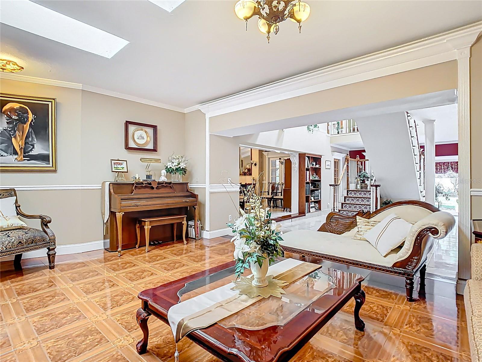 Image 9 of 97 For 5852 Medinah Way