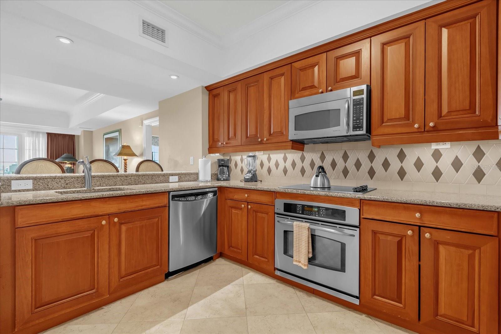 Image 8 of 41 For 7593 Gathering Drive 502