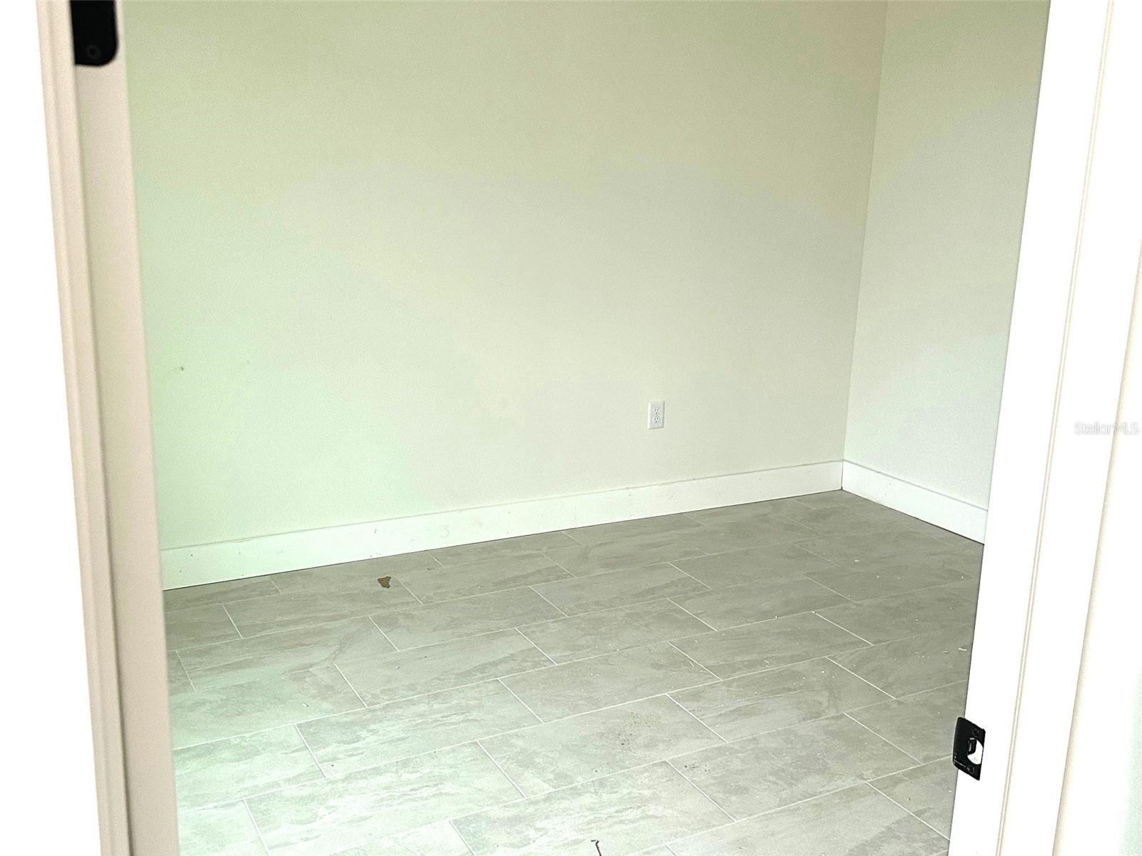 Image 4 of 27 For 15083 Grove Lake Drive