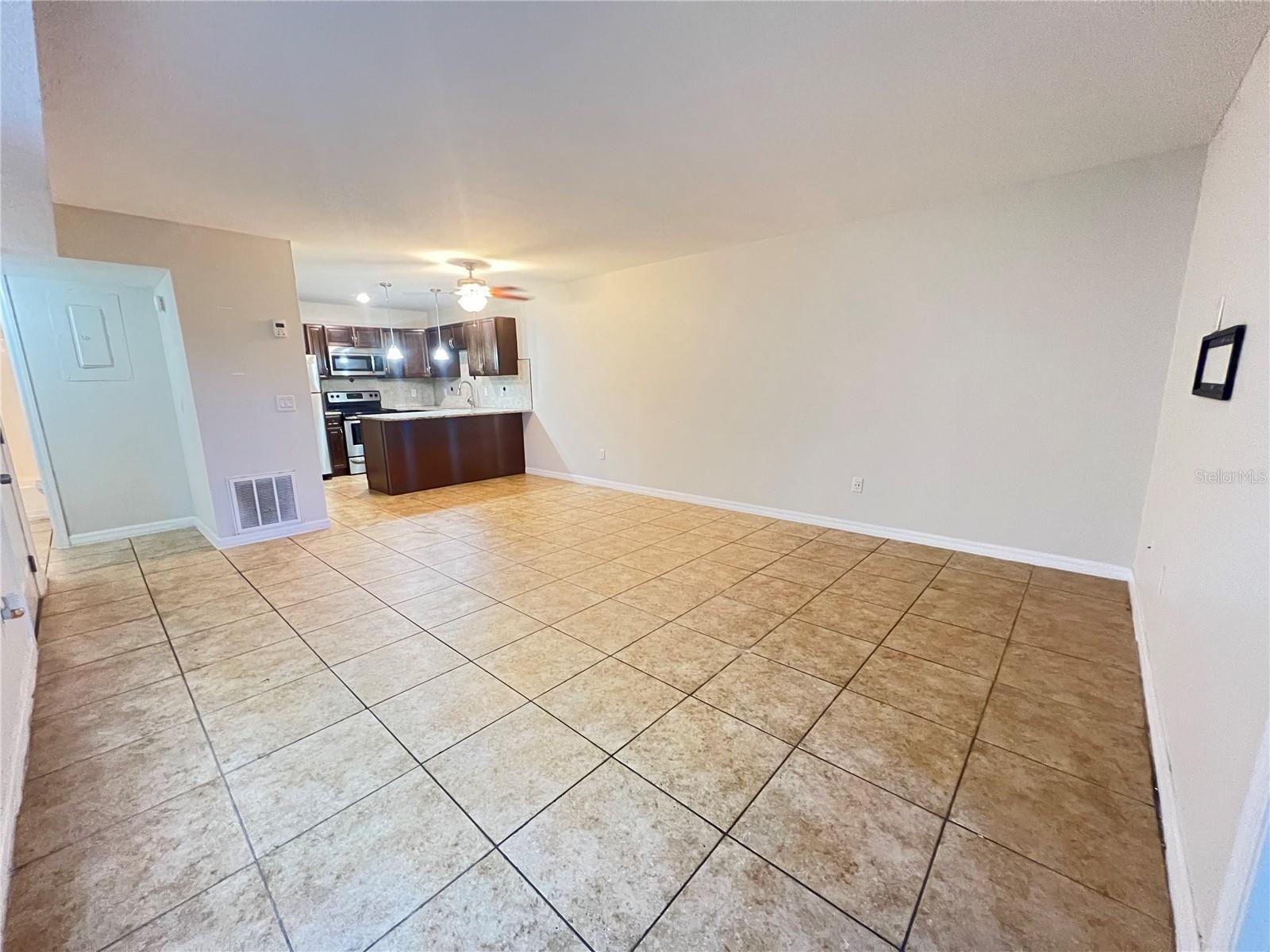 Image 3 of 13 For 51 Windtree Lane 101