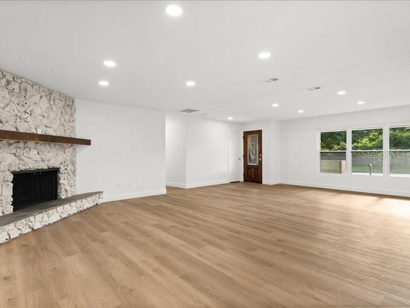 Image 10 of 61 For 625 Central Avenue