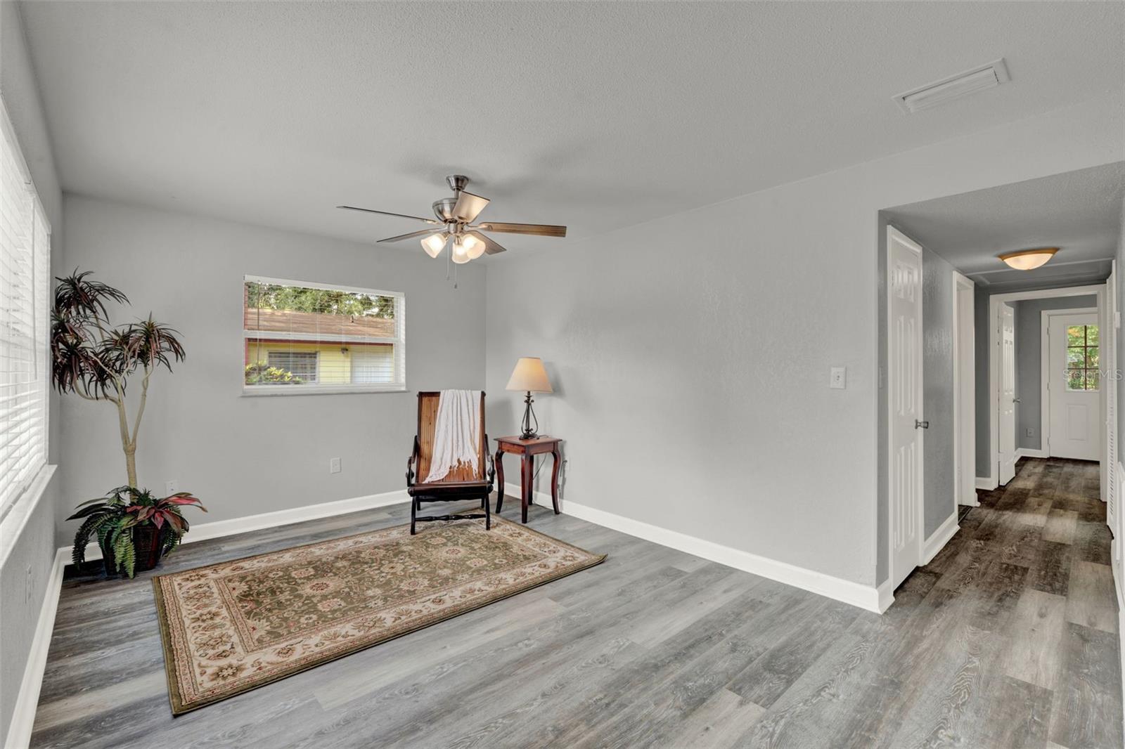 Image 11 of 34 For 1906 Summerlin Avenue