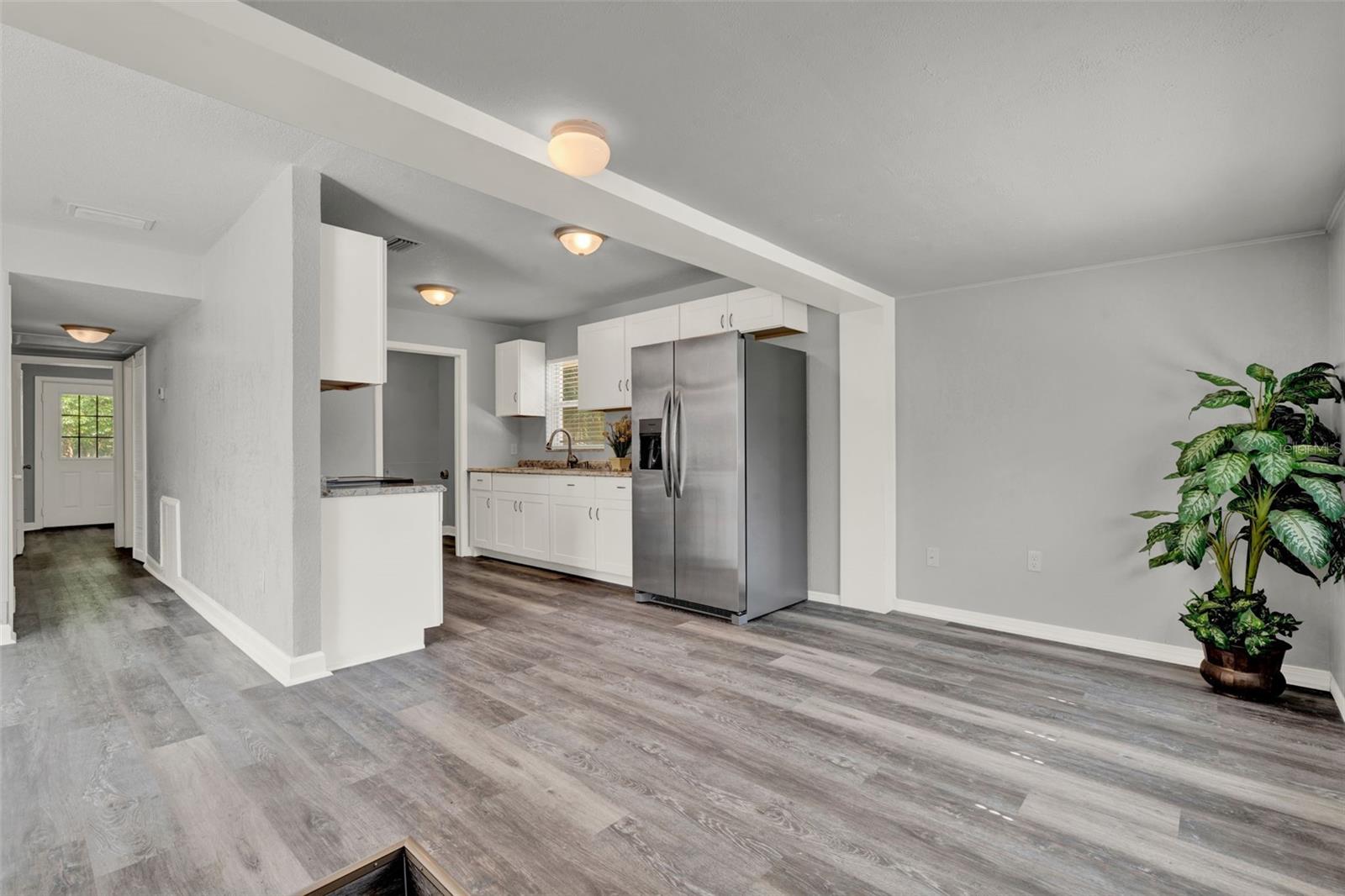 Image 5 of 34 For 1906 Summerlin Avenue