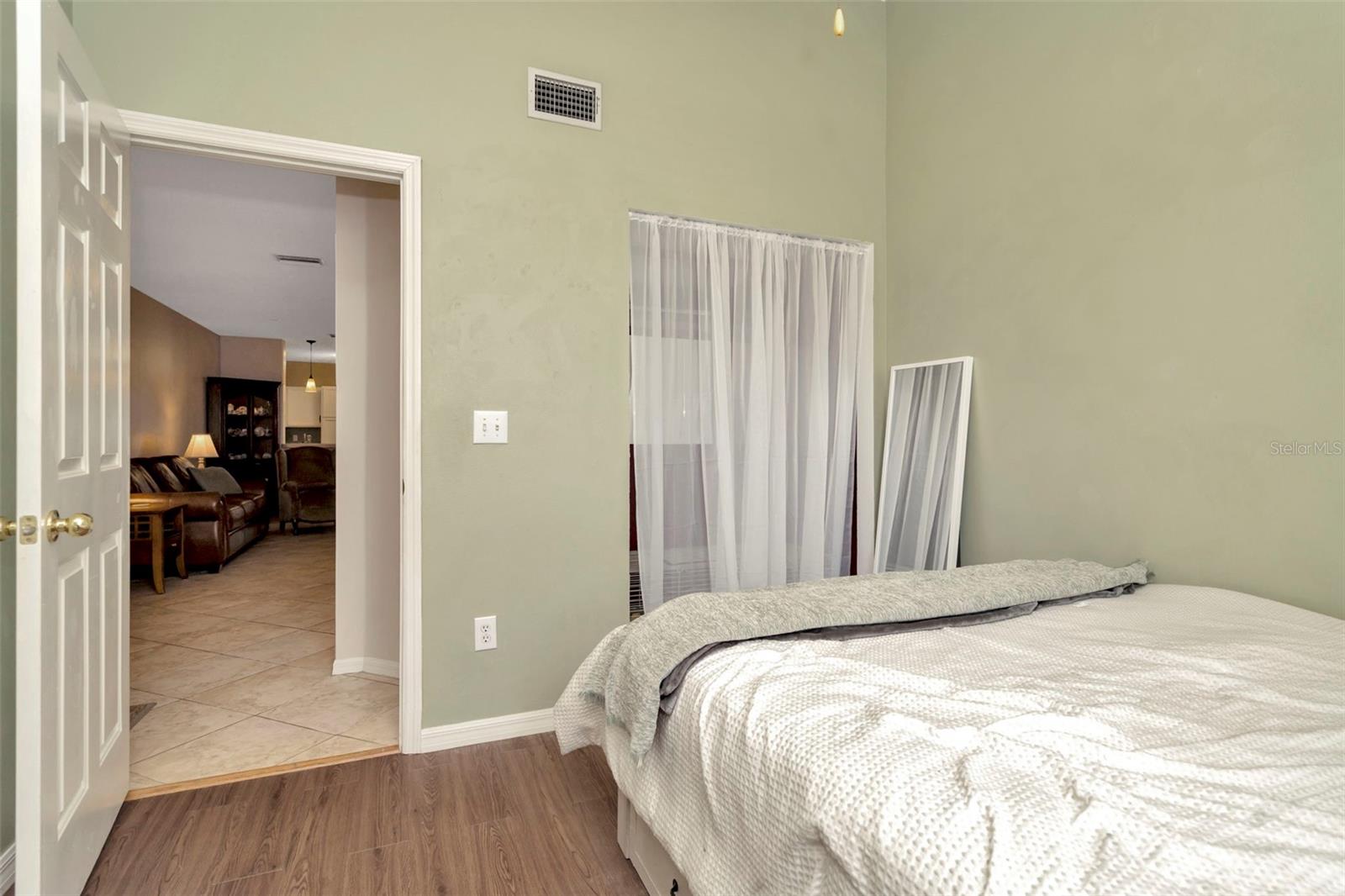 Image 9 of 39 For 10429 Heron Lake Drive