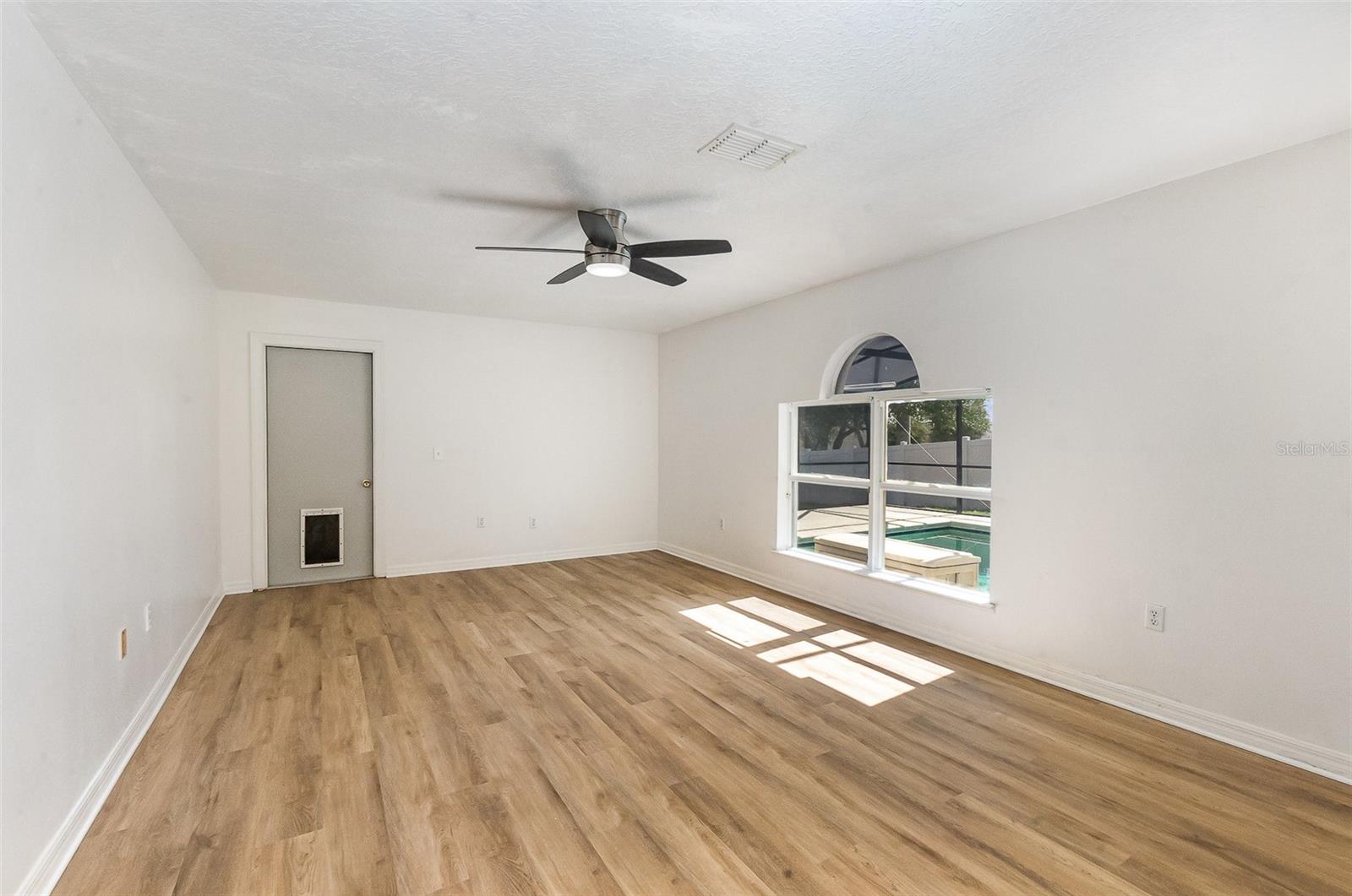 Image 10 of 29 For 9532 Water Fern Circle