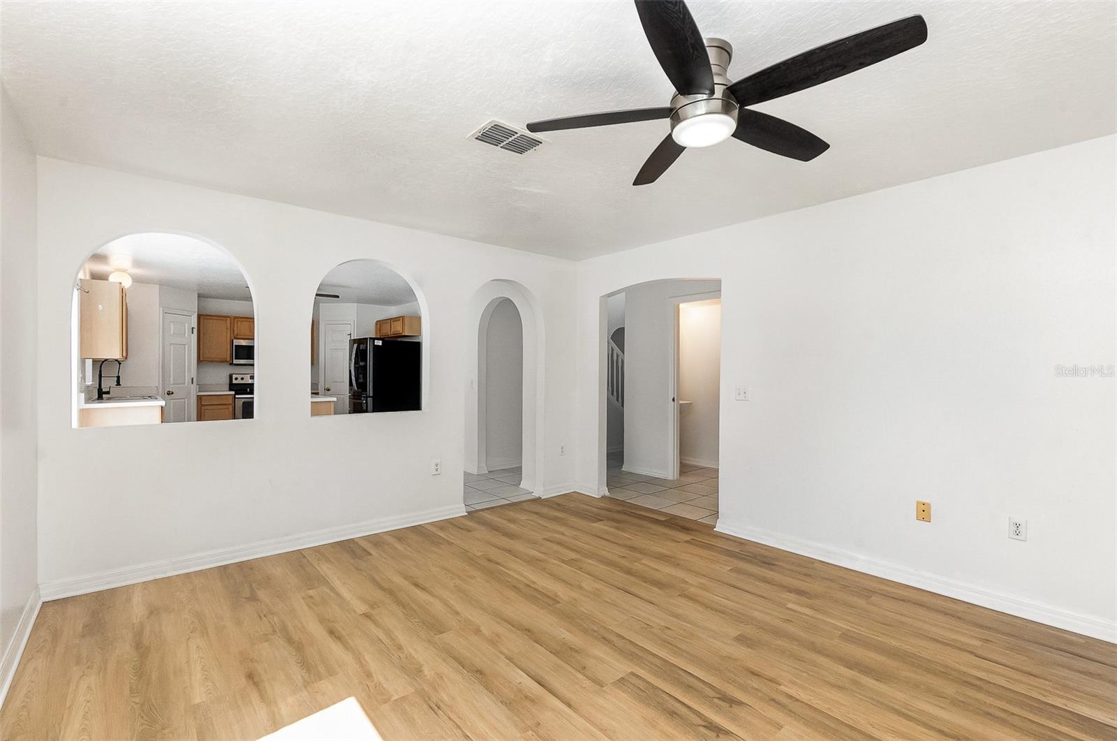 Image 11 of 29 For 9532 Water Fern Circle