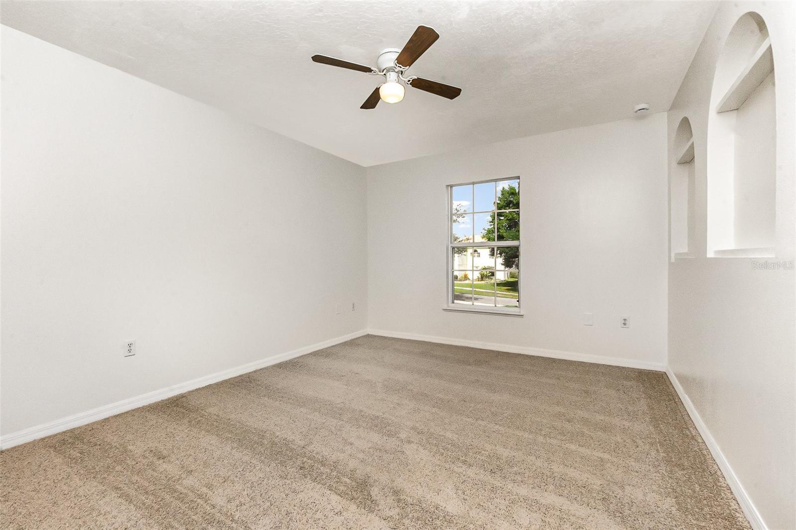 Image 16 of 29 For 9532 Water Fern Circle