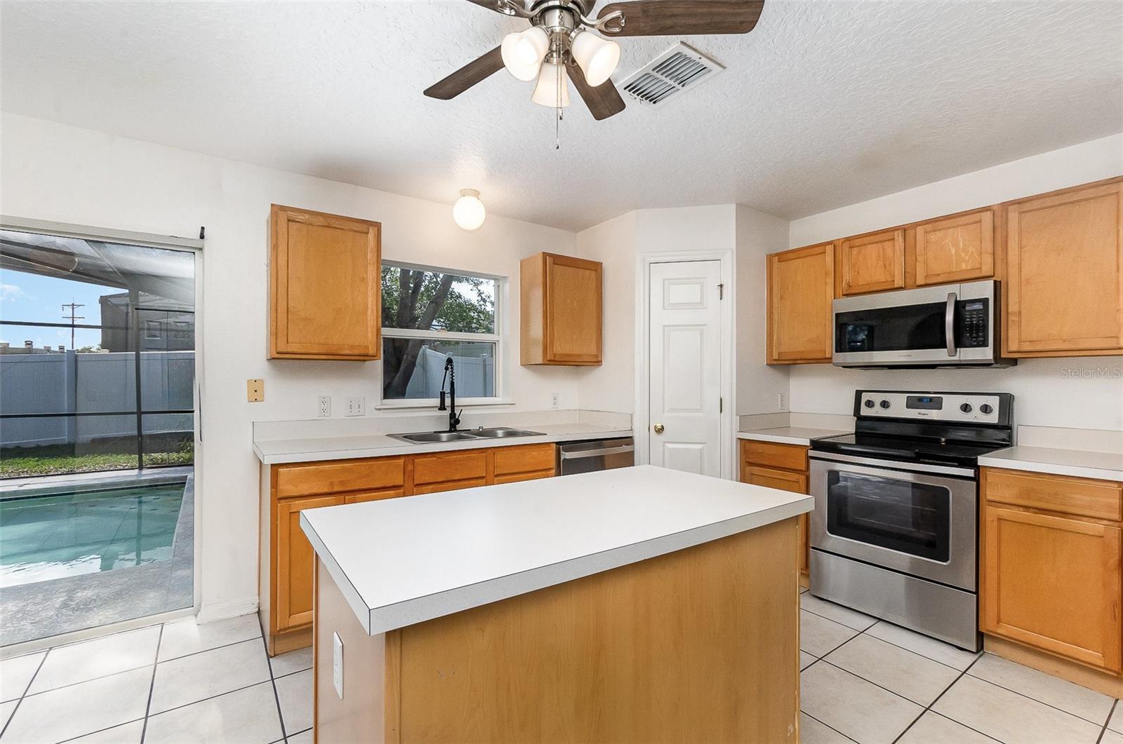 Image 7 of 29 For 9532 Water Fern Circle