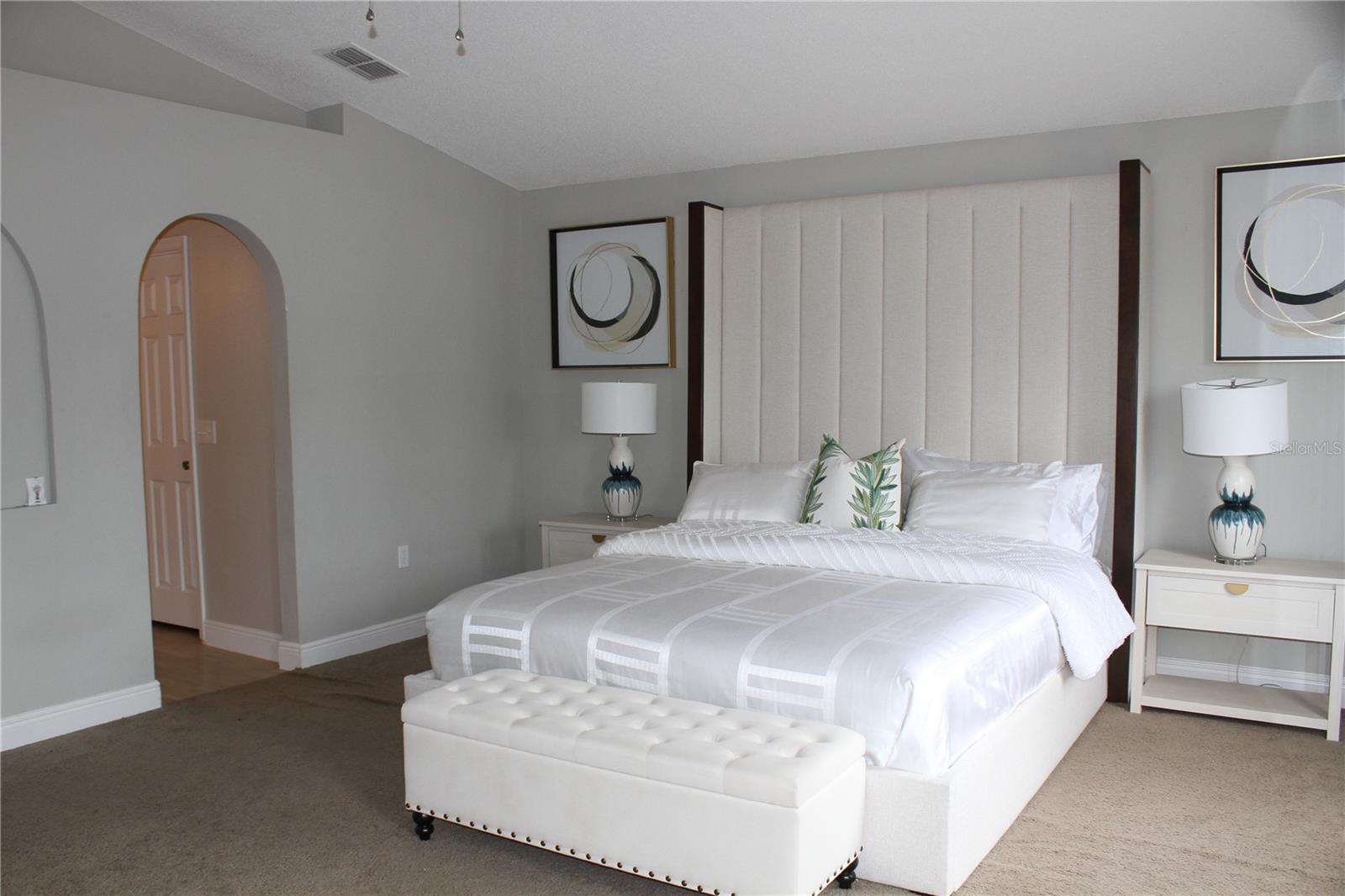 Image 3 of 5 For 2381 Courtland Boulevard