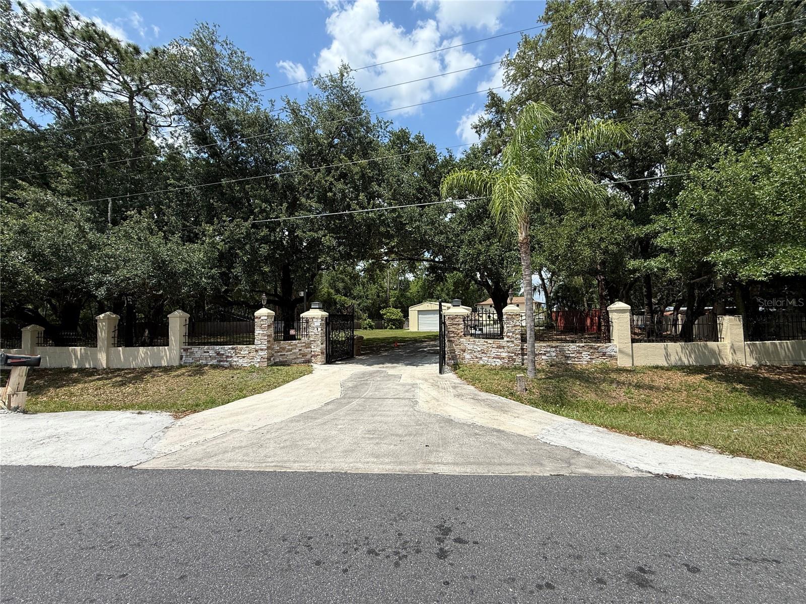 Image 4 of 32 For 4981 Lake Cecile Drive