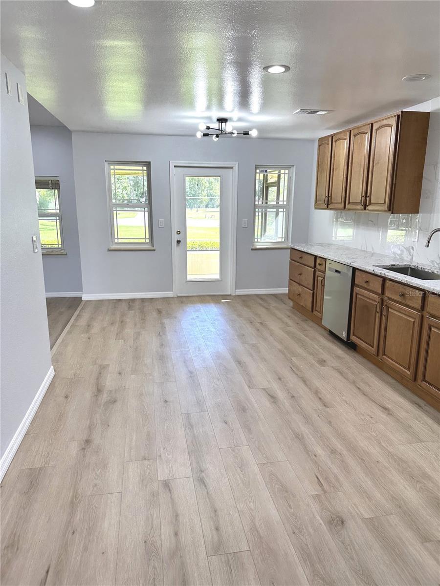 Image 14 of 33 For 2849 Longleaf Court