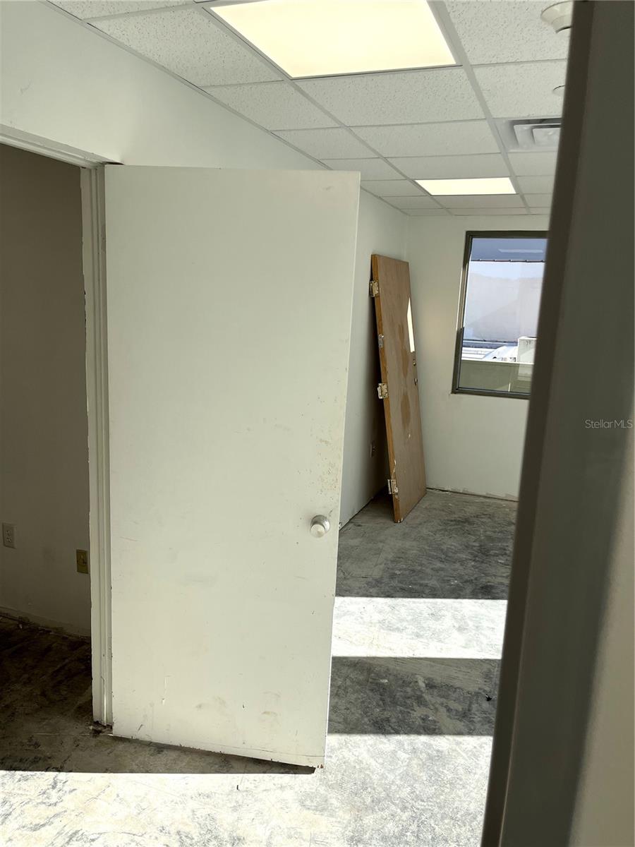 Image 11 of 18 For 227 Magnolia Avenue 200