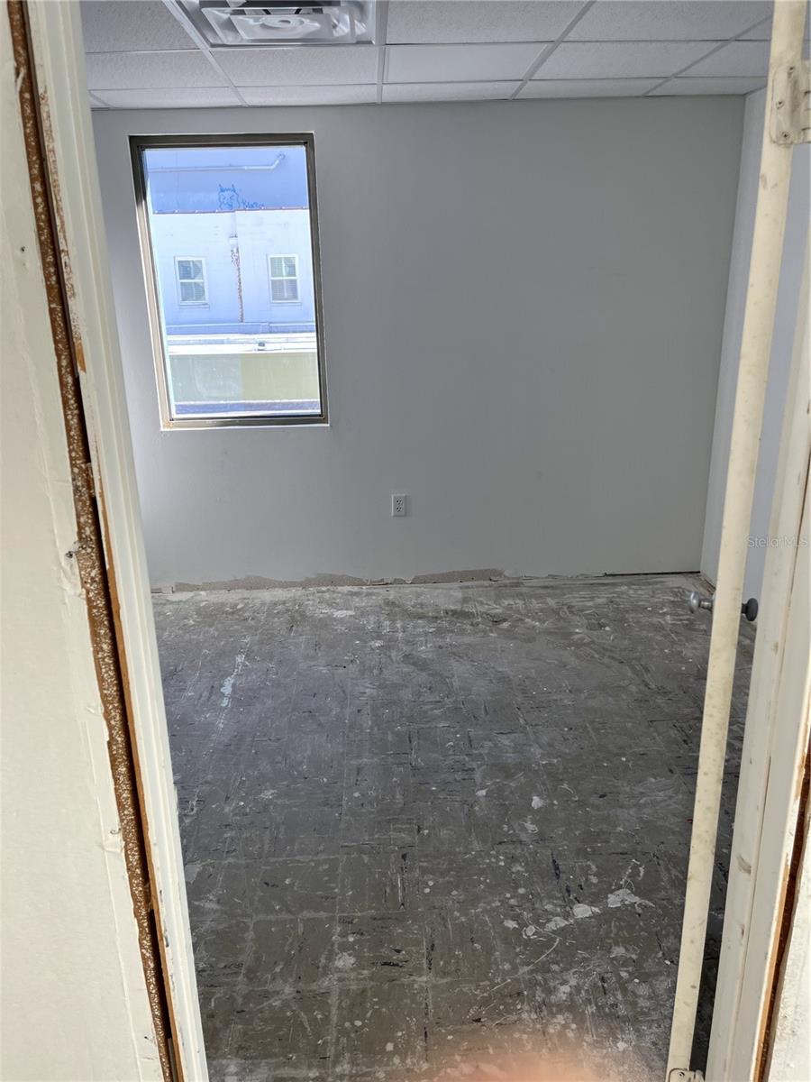 Image 14 of 18 For 227 Magnolia Avenue 200