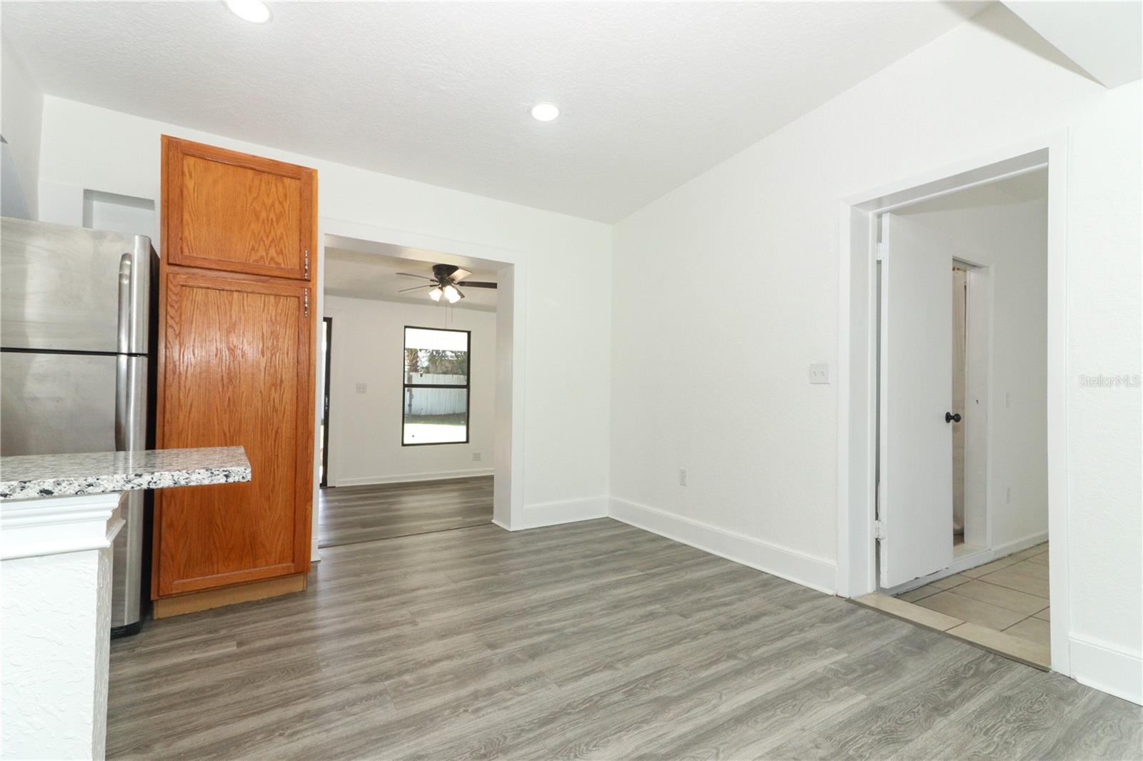 Image 12 of 43 For 707 Solandra Drive
